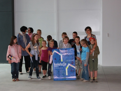 //Kids at MOCAK//