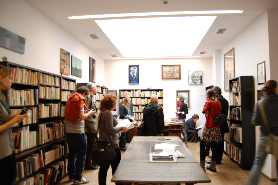 Zwiedzanie Biblioteki Mieczysława Porębskiego, 31.3.2012, fot. Katarzyna Wincenciak