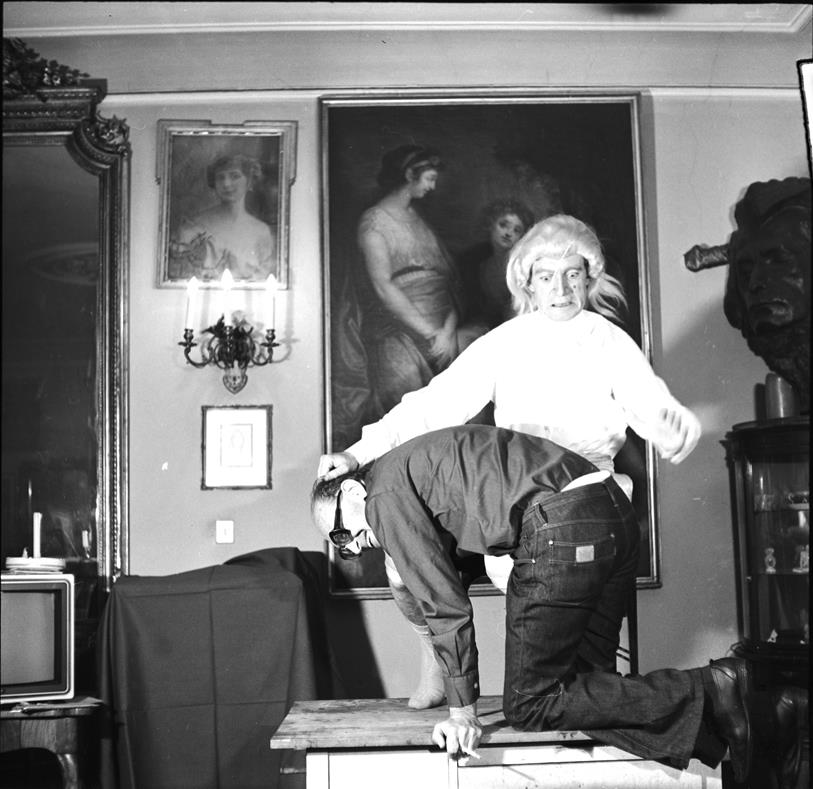 Sesja fotograficzna //Sceny historyczne. Sade// dla czasopisma „Szpilki”, 9.6.1977, Archiwum MOCAK-u