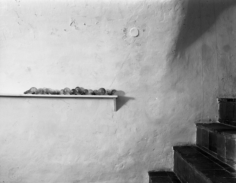 Mikołaj Smoczyński, //Zmiana właściwości miejscowej//, Galeria Labirynt 2  BWA w Lublinie, 2004