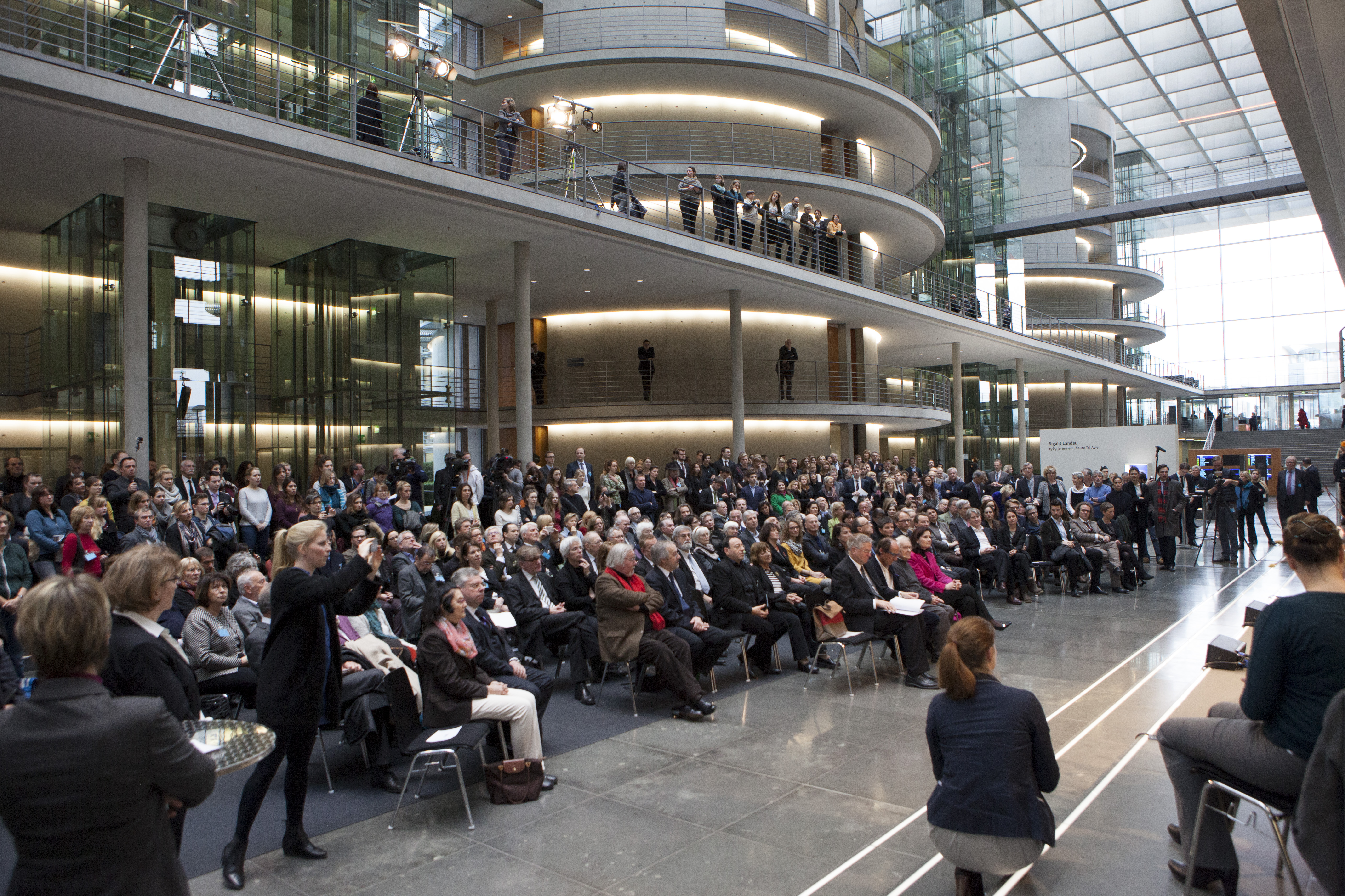 Otwarcie wystawy //Śmierć nie ma ostatniego słowa//, Bundestag, Paul-Löbe-Haus, 27.1.2015, courtesy of Deutscher Bundestag/ Julia Nowak