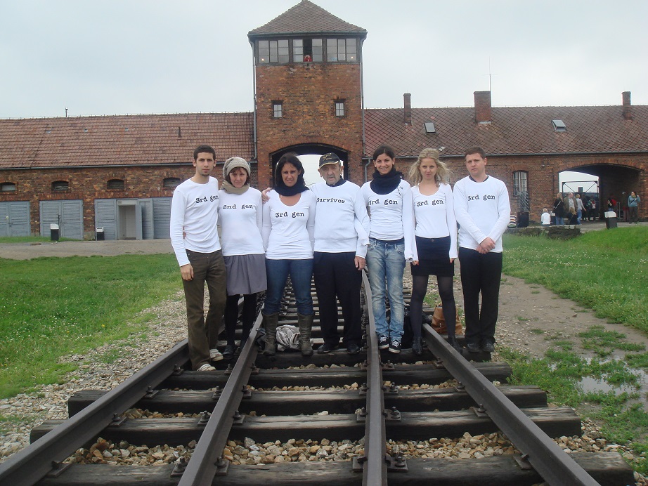 Jane Korman, //Tańcząc w Auschwitz//, 2010, wideo, 5 min 24 s, dzięki uprzejmości J. Korman