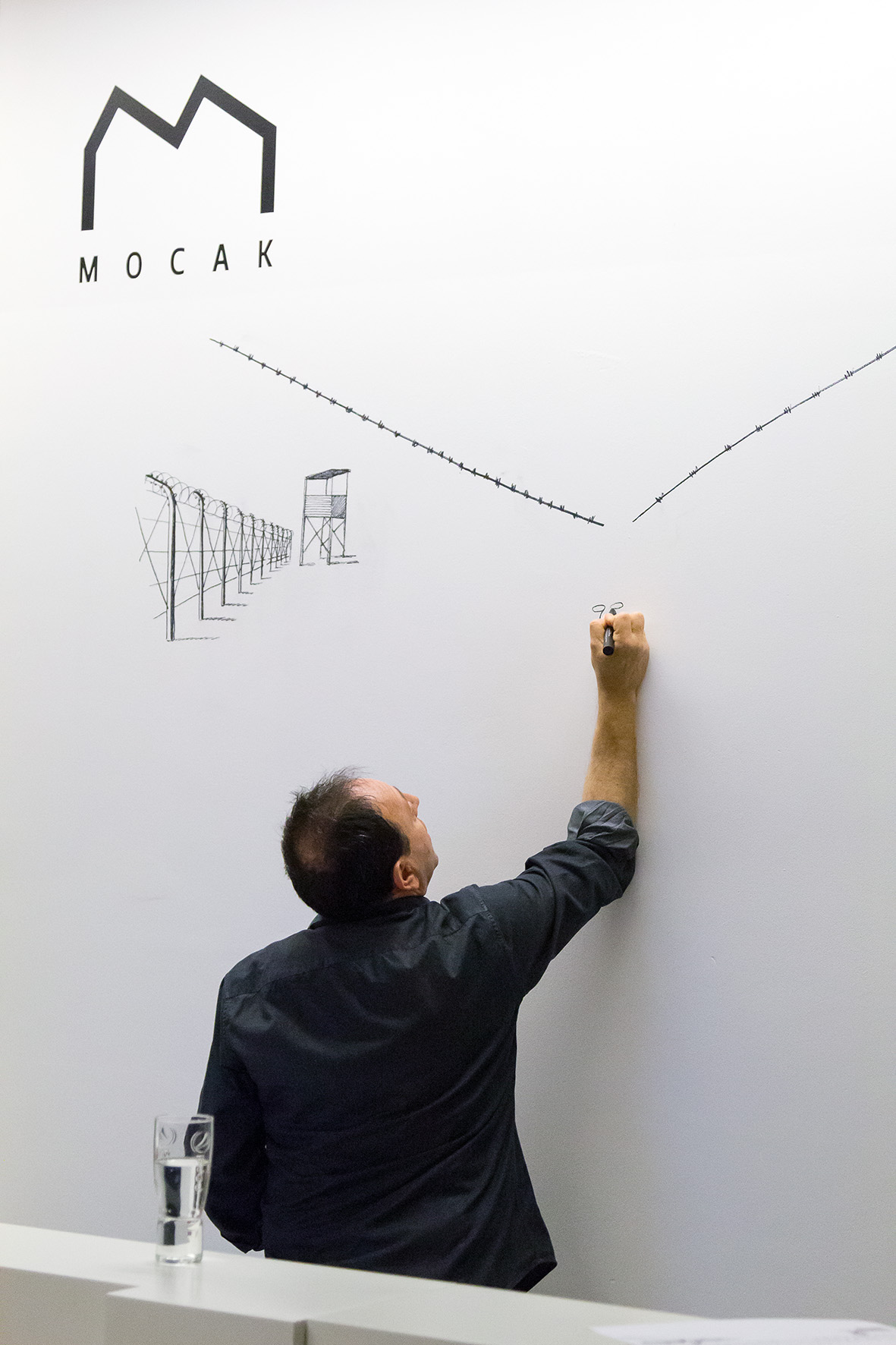 Performans rysunkowy Michela Kichki, Noc Muzeów, Biblioteka MOCAK-u