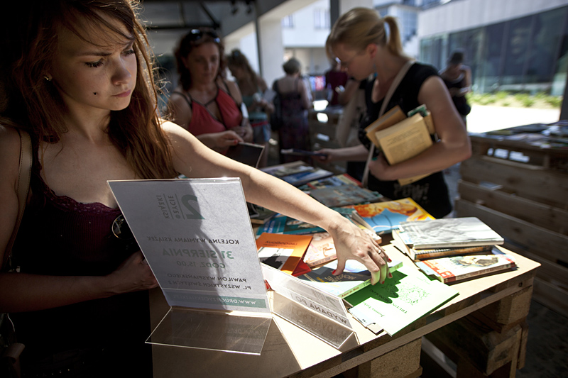 The Second Life of a Book at MOCAK Library, 2013, Museum of Contemporary Art in Krakow (MOCAK), from the archive of Krakow Festival Bureau, photo: Tomasz Wiech