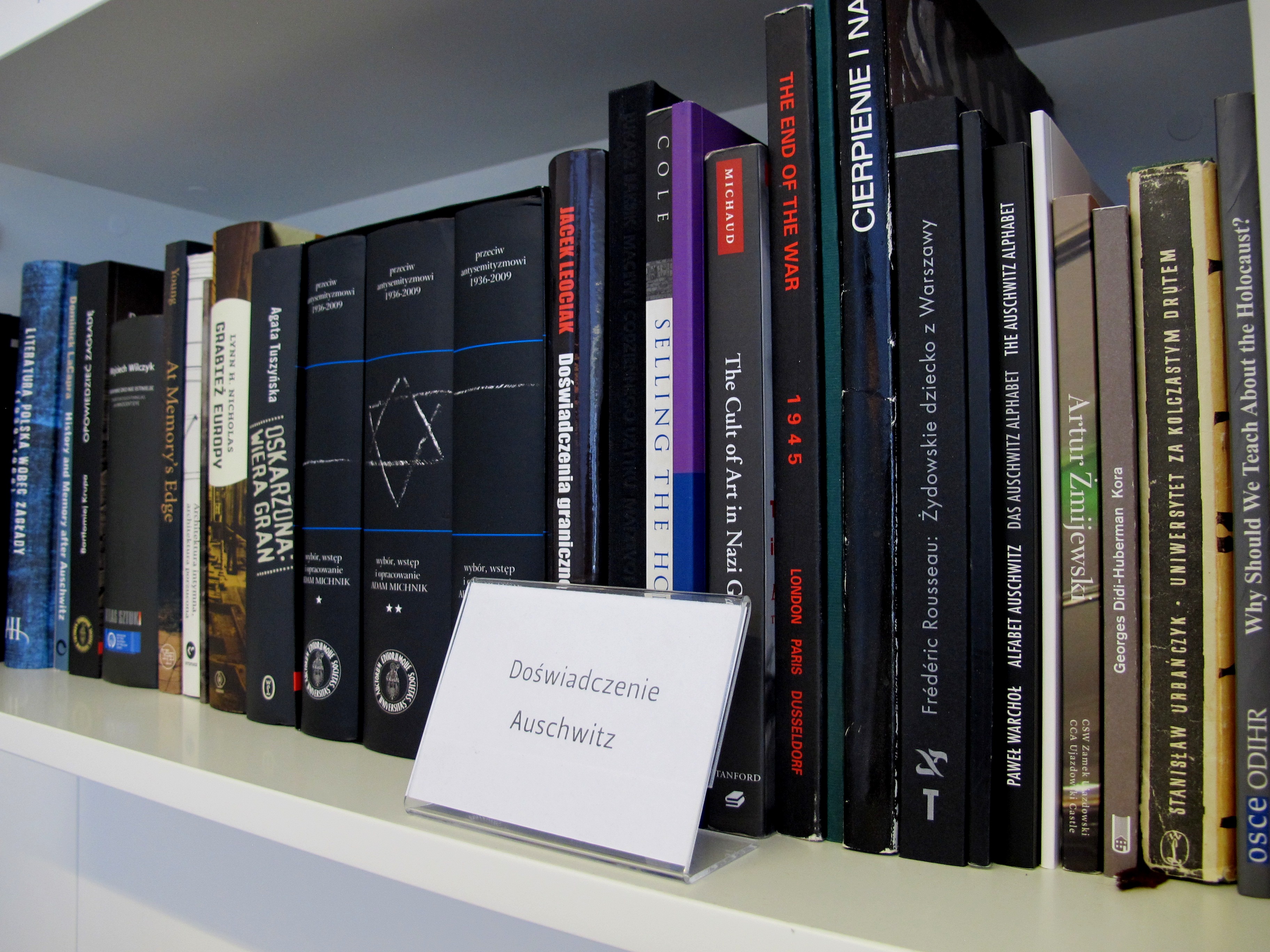 Biblioteka MOCAK-u