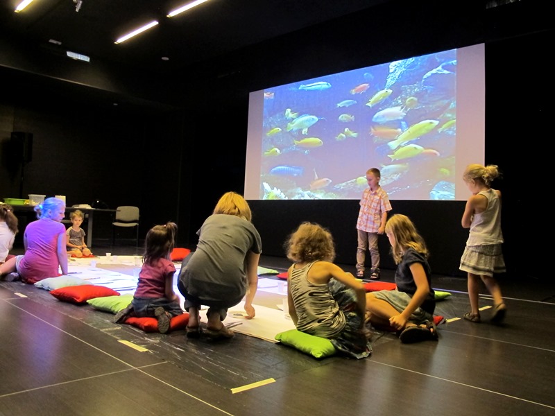 Warsztaty //Światło, kolor, dźwięk// z cyklu //Twórcza Kolekcja//, Dział Edukacji MOCAK-u, 23.8.2015