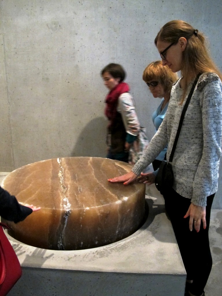 Tydzień Kultury bez Barier w MOCAK-u, 26.9.2015, wystawa Kolekcji MOCAK-u, Mirosław Bałka //7+1//, rzeźba, 1998/2011