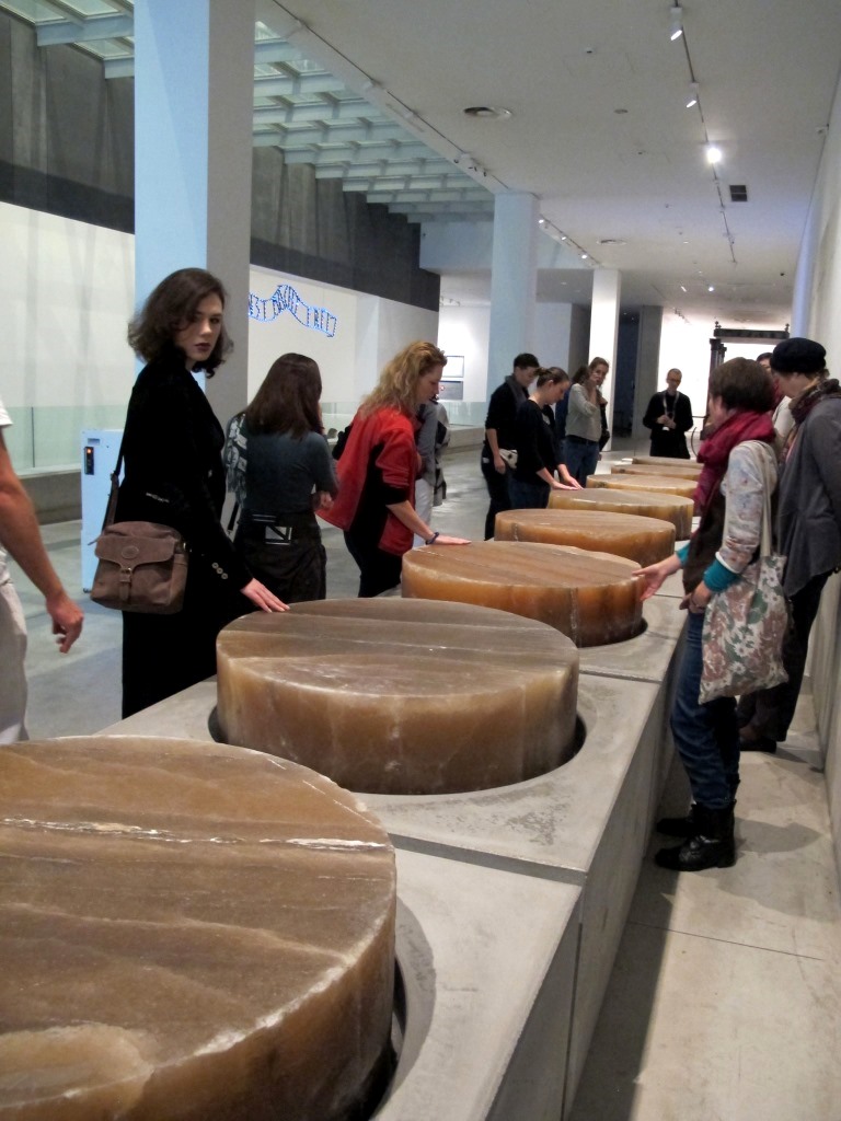 Tydzień Kultury bez Barier w MOCAK-u, 26.9.2015, wystawa Kolekcji MOCAK-u, Mirosław Bałka //7+1//, rzeźba, 1998/2011