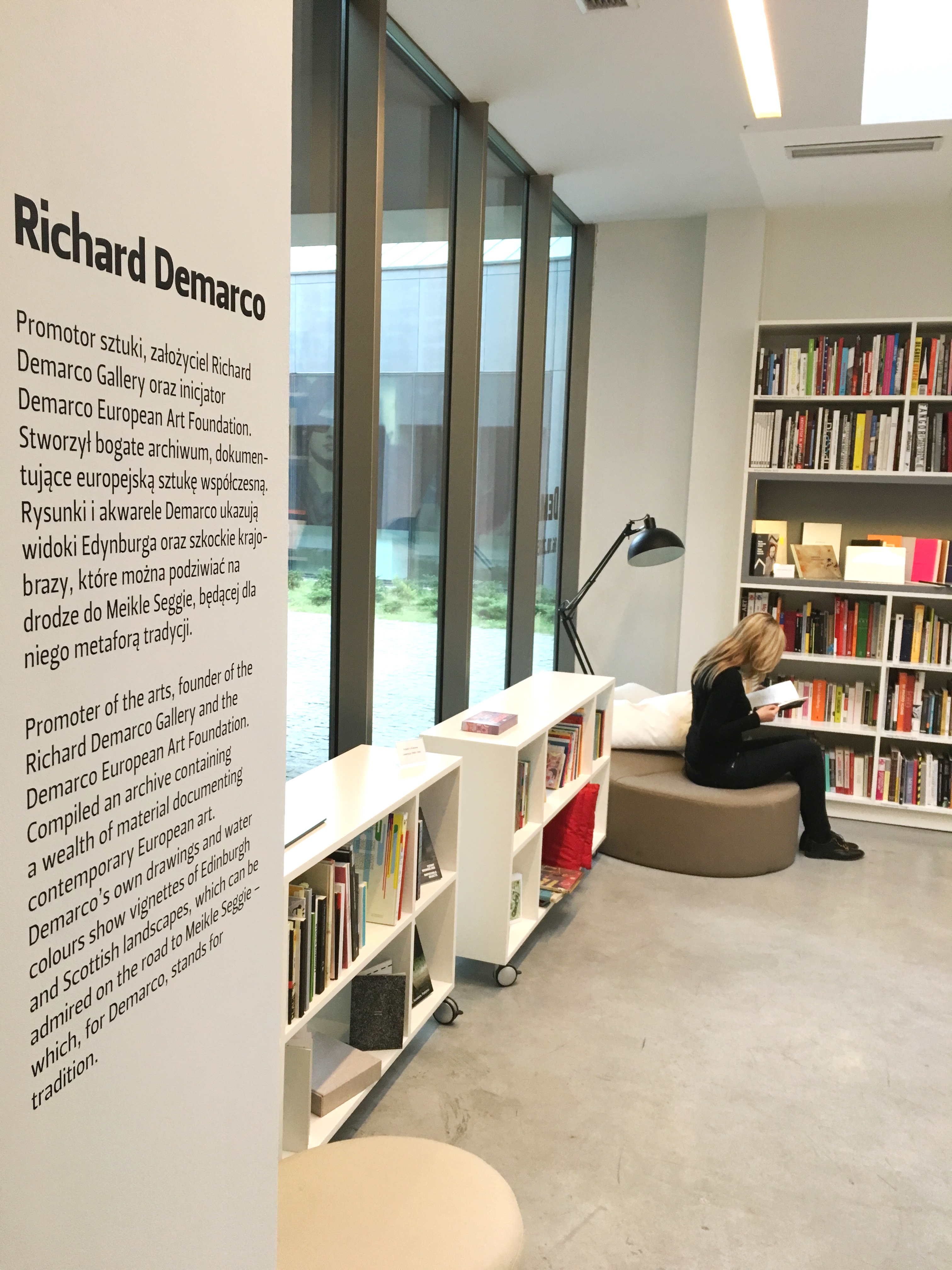 Biblioteka MOCAK-u
