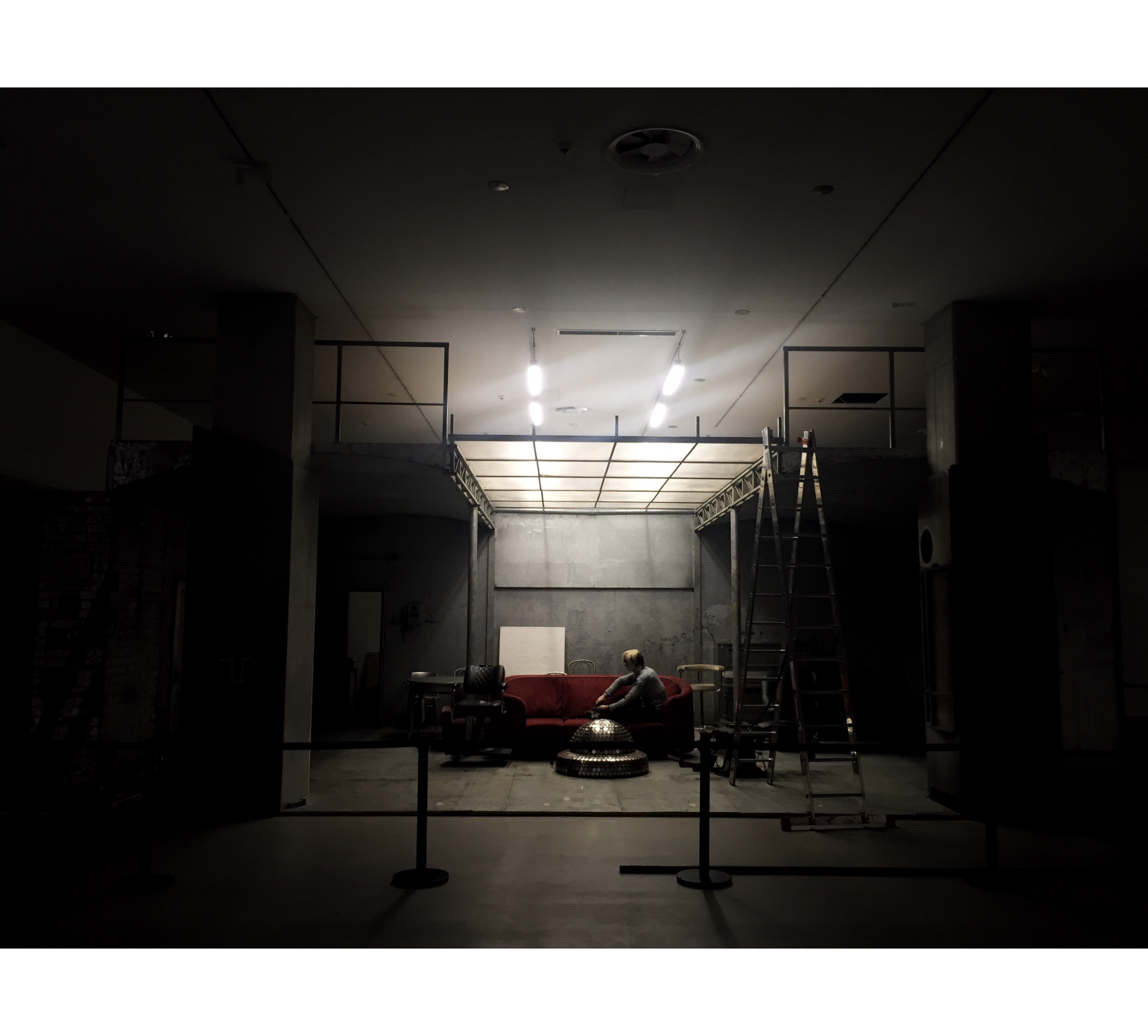 Montaż instalacji  //Live Factory 2: Warhol by Lupa// w MOCAK-u