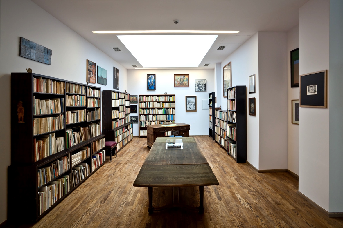 Biblioteka Mieczysława Porębskiego