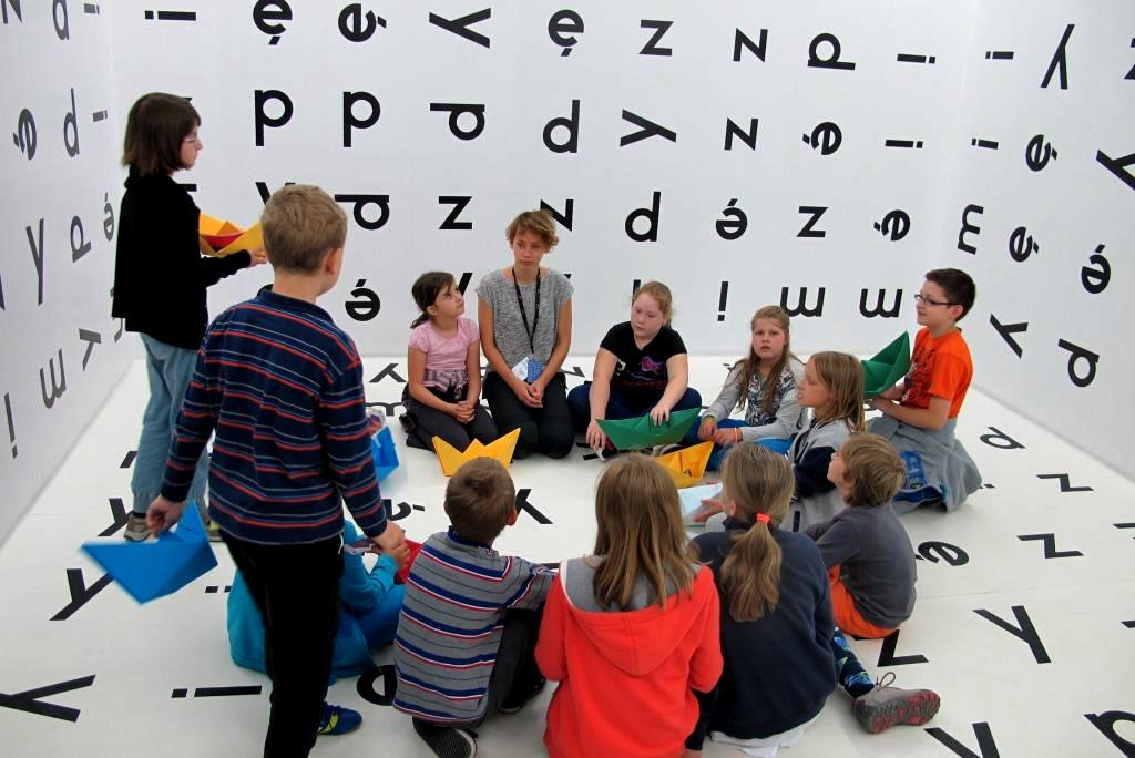 Educational workshops inside //In-Between// Stanisław Dróżdż, installation, 1977/2004, MOCAK Collection
