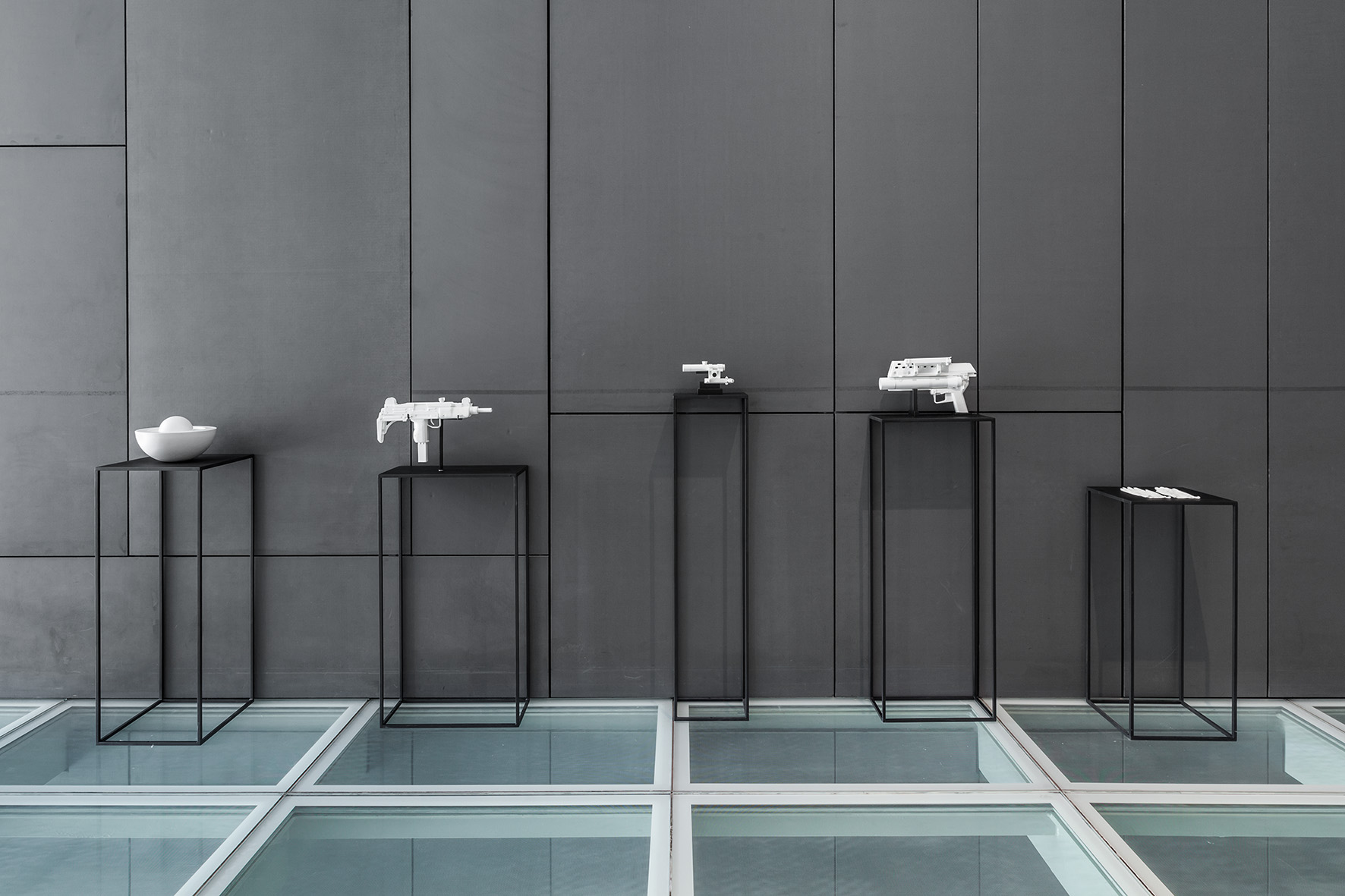 Wystawa //Medycyna w sztuce//, Joanna Rajkowska, //Painkillers I//, 2015, fot. Rafał Sosin