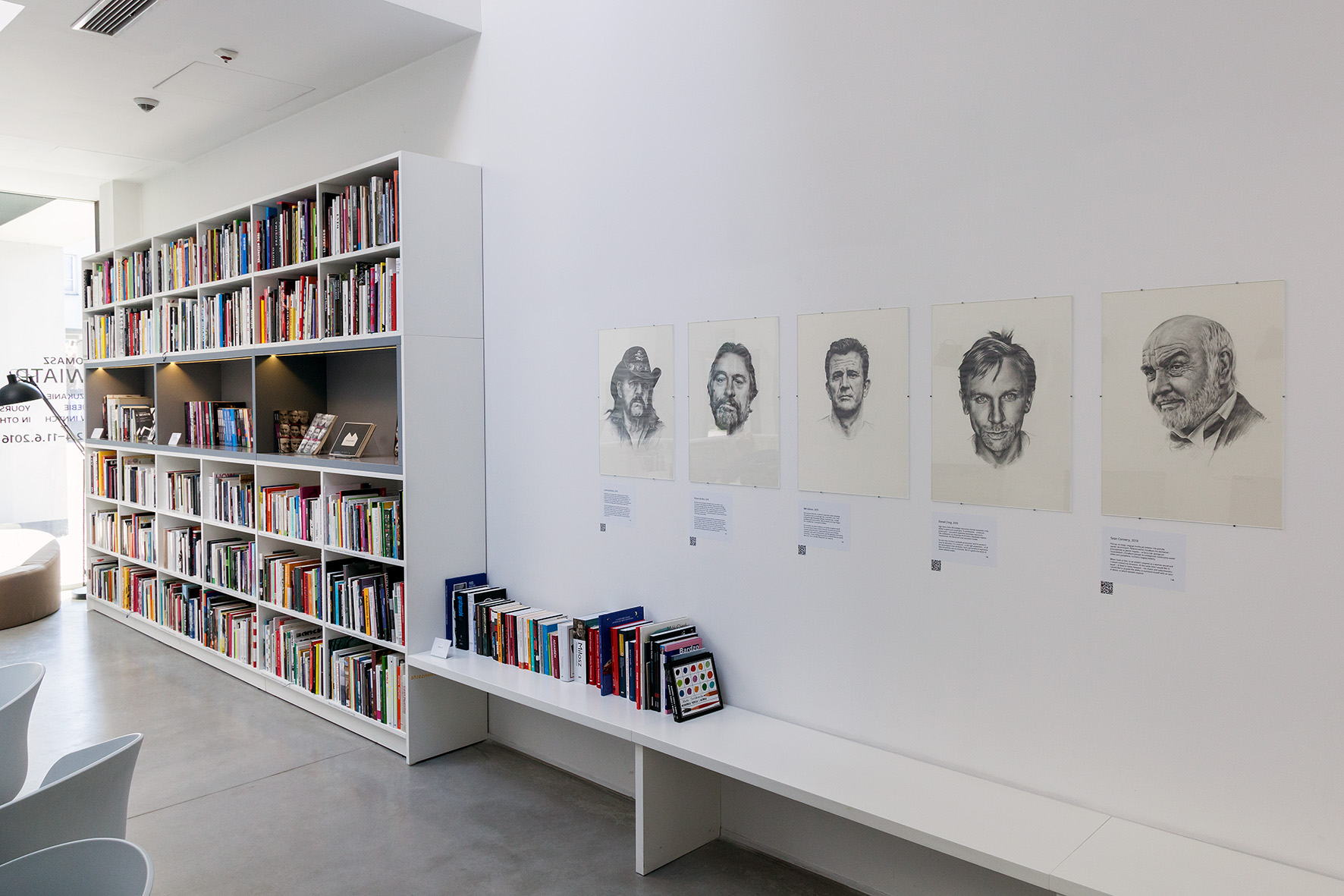 Wystawa Tomasza Wiatra //Szukanie siebie w innych//, Biblioteka MOCAK-u, fot. Rafał Sosin