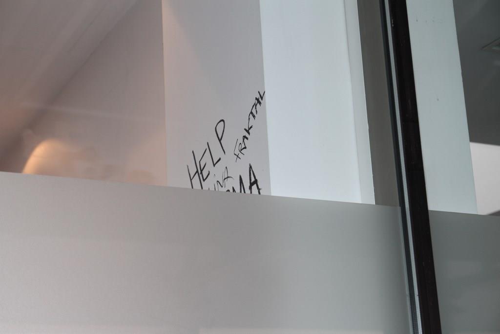 Przestrzeń w MOCAK-u po performansie, fot. MUTRO Art: Alina Savarovska, Nastia Vorobiova