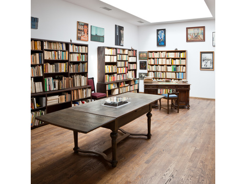 Mieczysław Porębski's Library in MOCAK