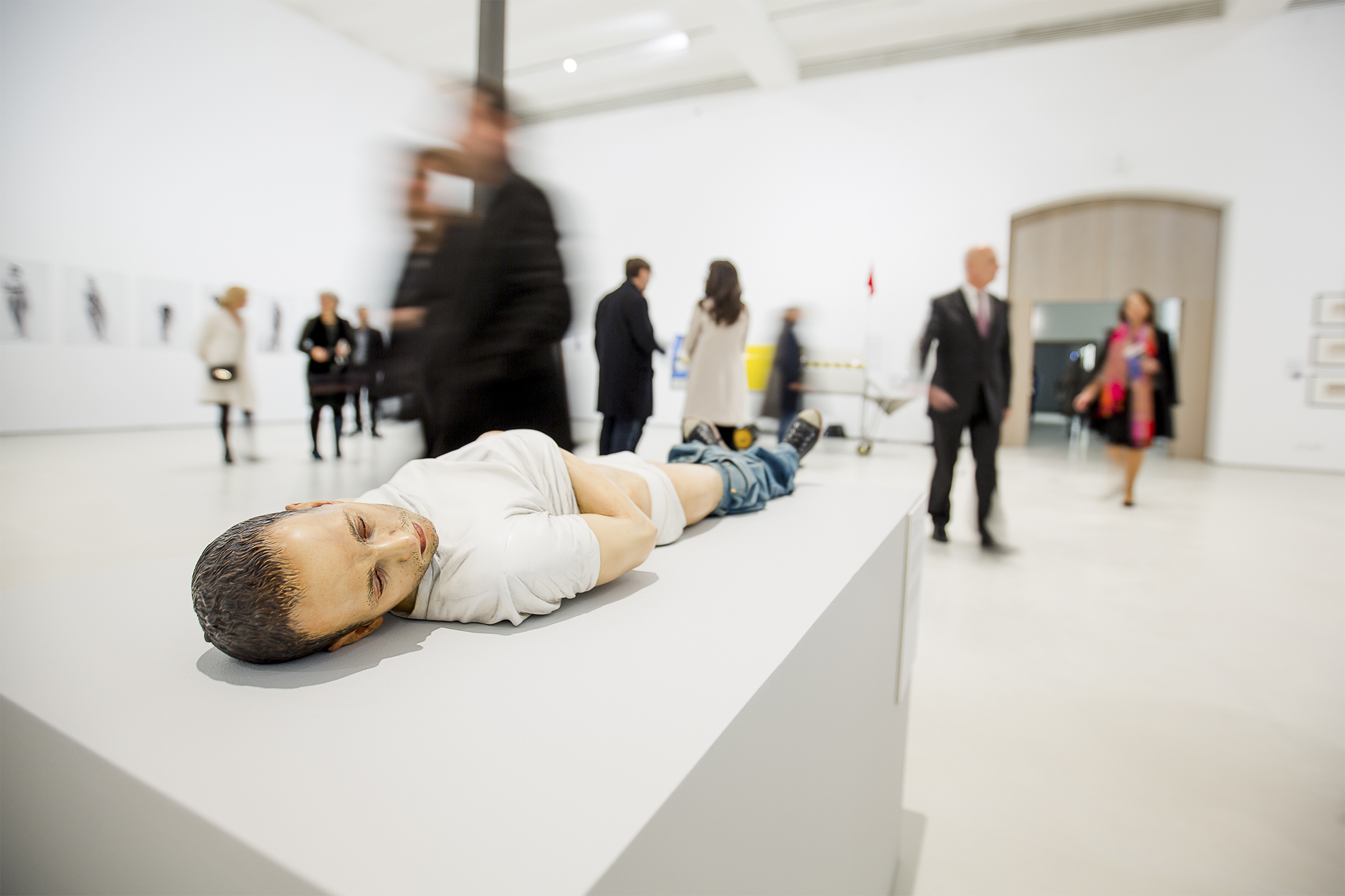 Otwarcie wystawy prac z Kolekcji MOCAK-u w Rzymie, fot. Giovanni Stella, courtesy Fondazione MAXXI | na pierwszym planie widoczna praca Rezy Aramesha // Action 135: May 8, 1945. 9:03 am. City of Setif, Algeria// (2014)