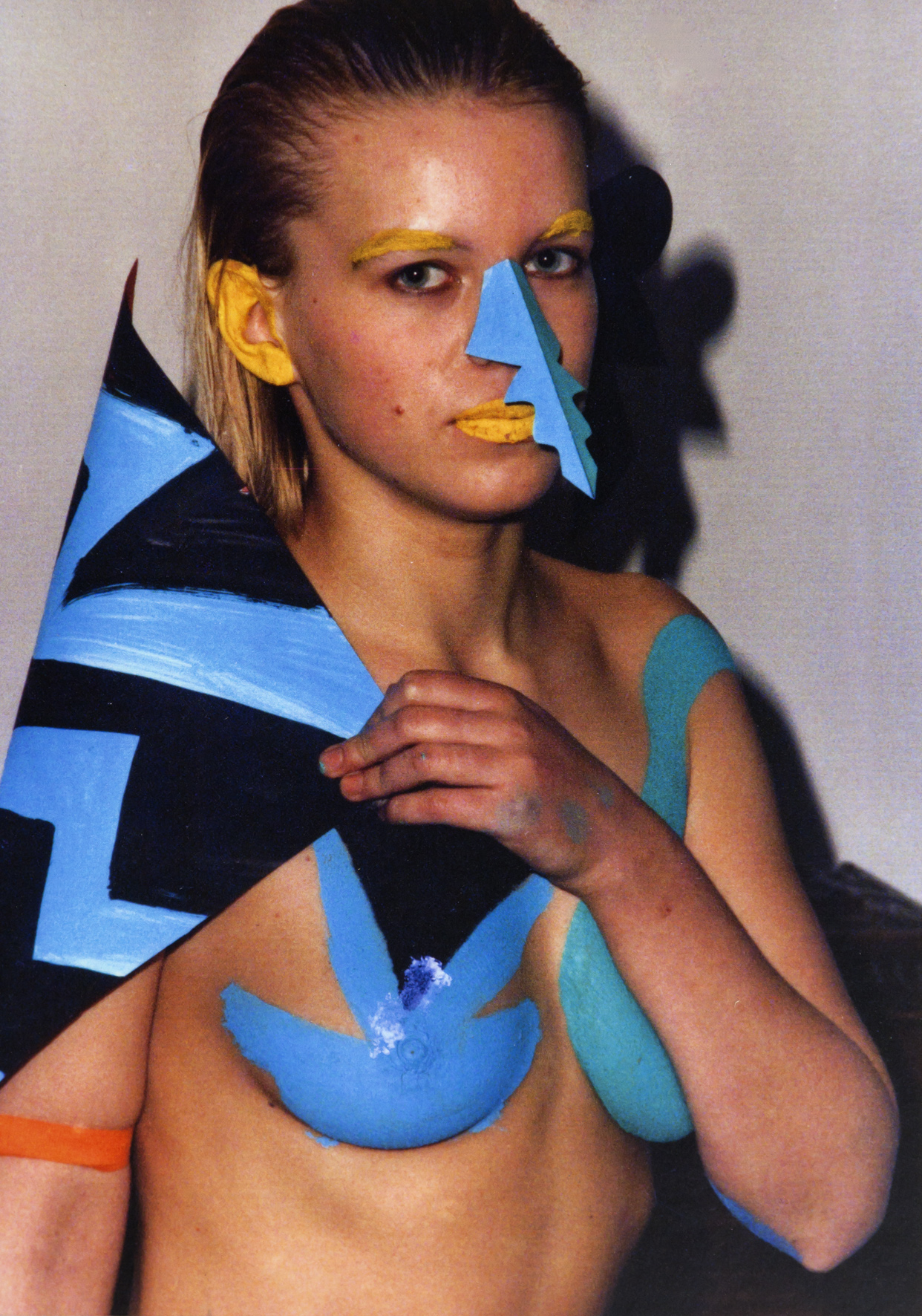 Milan Knížák, //Pokaz mody//, 1987, fotografia z performansu, 29,7 × 21 cm, Archiwum MOCAK-u