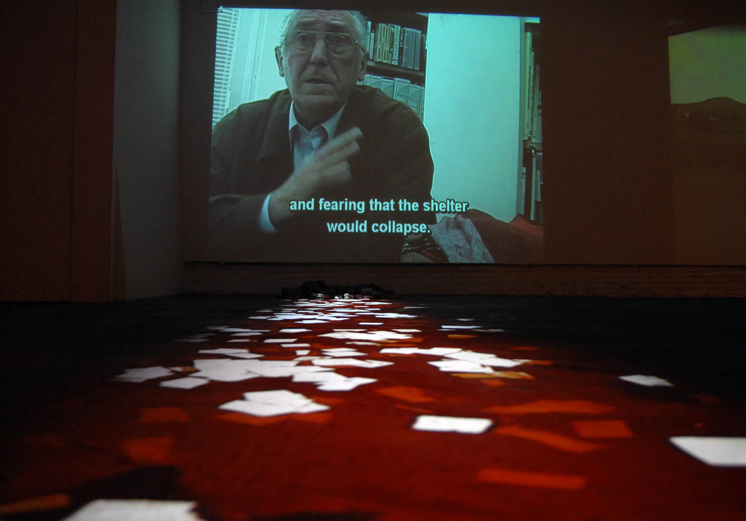 Anita Glesta, //Guernika//, wielokanałowa instalacja video, 2007 