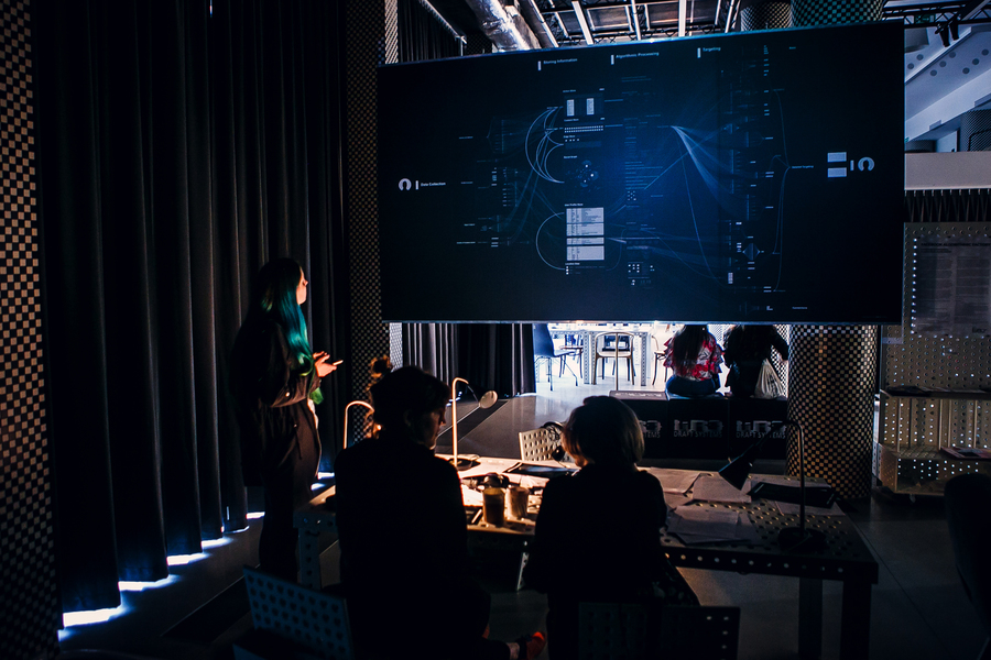 Katarzyna Szymielewicz, Vladan Joler, Paweł Janicki, //Facebook Algorithmic Factory//, 2017, instalacja, courtesy WRO, © K. Szymielewicz, V. Joler, P. Janicki 