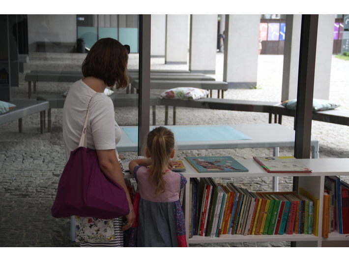 MOCAK Library