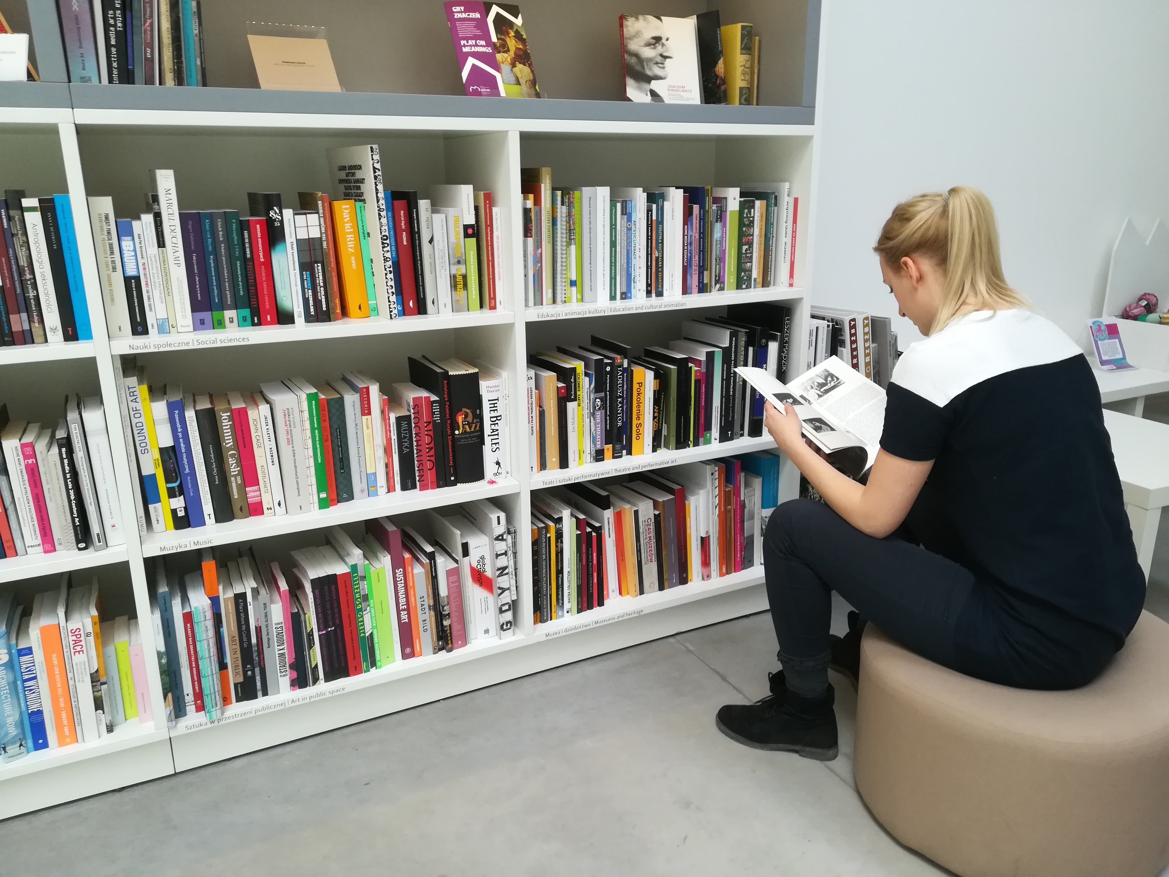 Biblioteka MOCAK-u, fot. O. Brewka