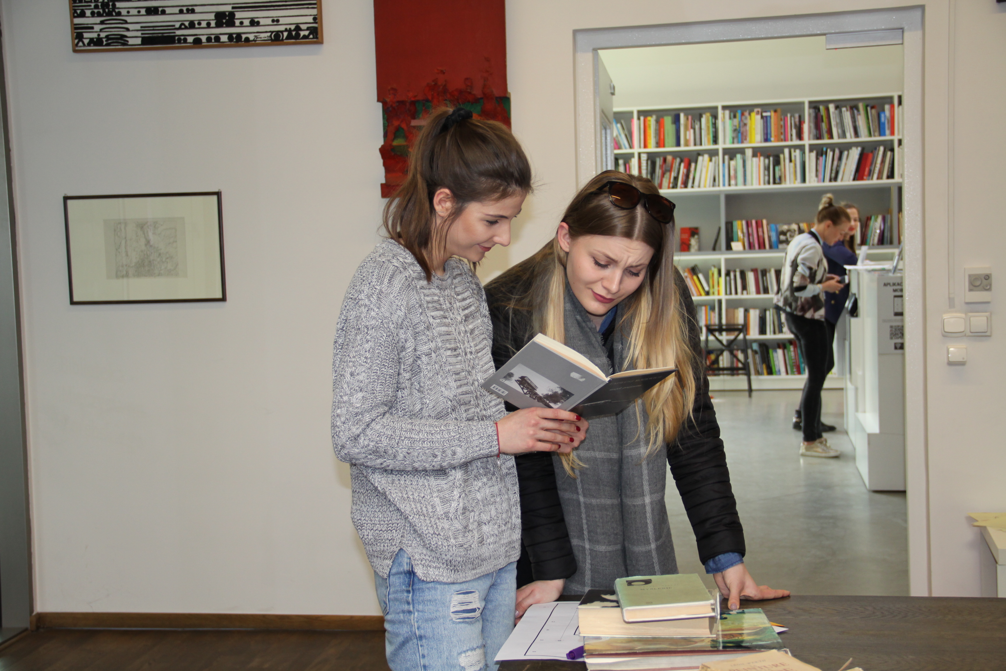 Zwiedzanie Biblioteki Mieczysława Porębskiego w formie gry