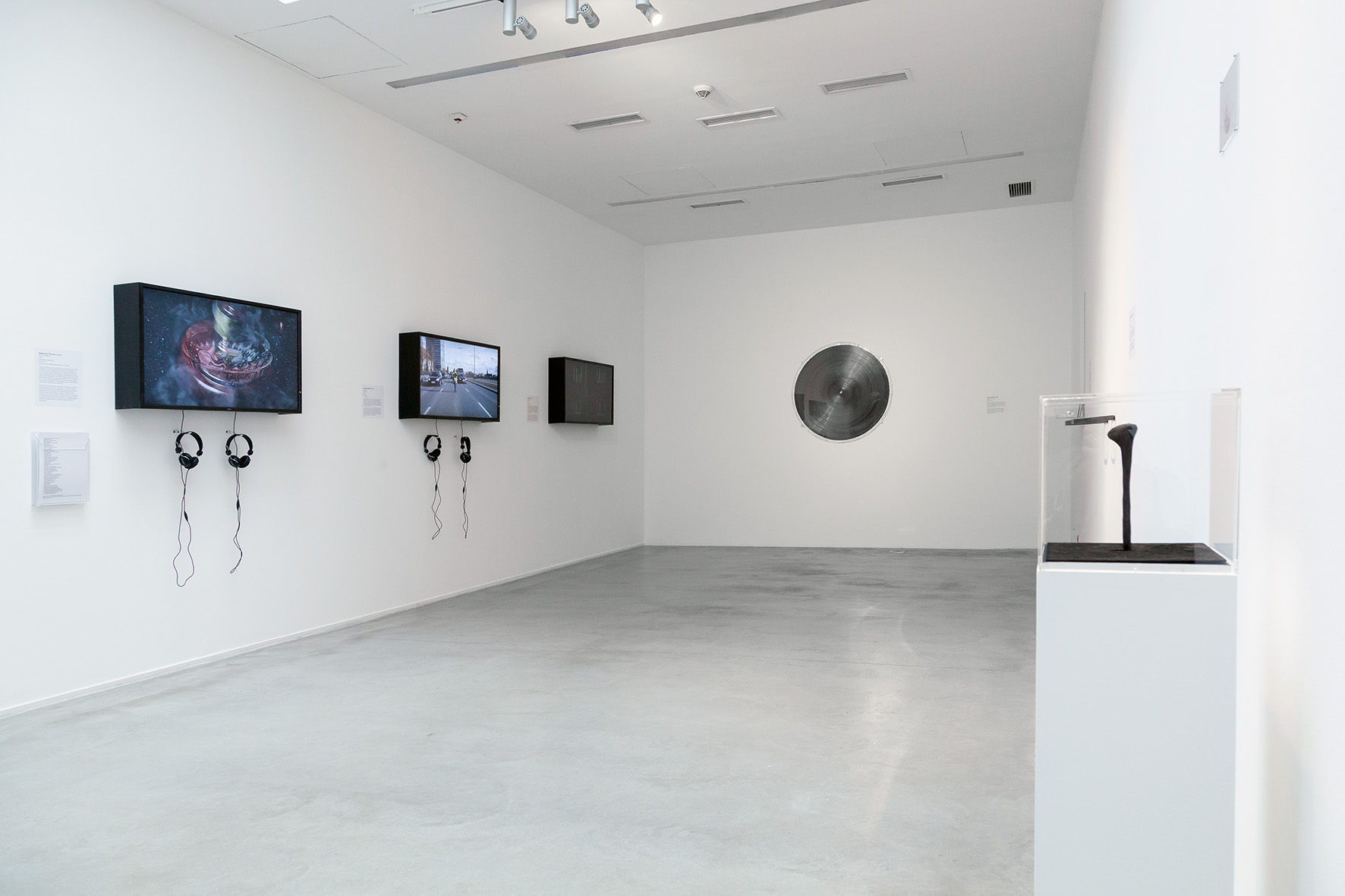 //Award of the Vordemberge-Gildewart Foundation 2018// exhibition. From left, works by: Agnieszka Polska, Honorata Martin, Maciej Cholewa, Adrian Kolarczyk, Przemek Branas, photo: R. Sosin