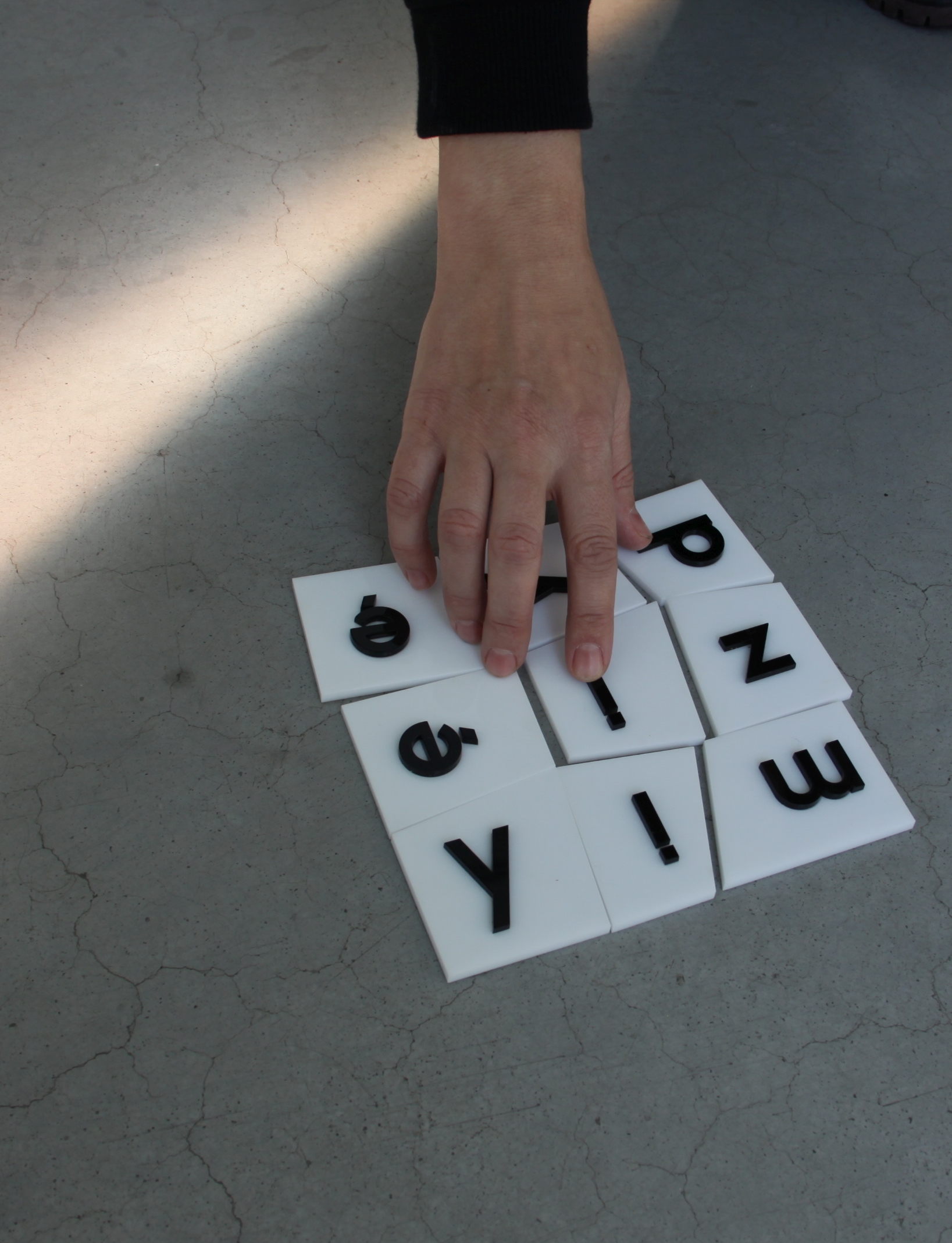 Puzzle //In-Between//, design: W. Dziepak, A. Krogulecka