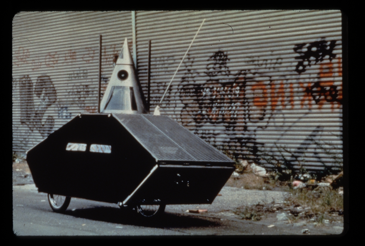 Krzysztof Wodiczko, //Poliscar//, New York, 1991, MOCAK Archive