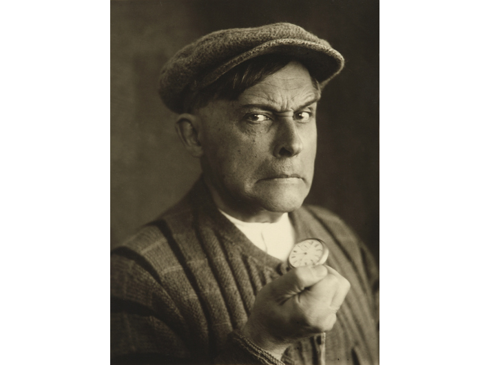 Stanisław Ignacy Witkiewicz, //Groźny bandyta//, 1931, fotografia, 11,7 × 8,5 cm, courtesy Muzeum Tatrzańskie w Zakopanem