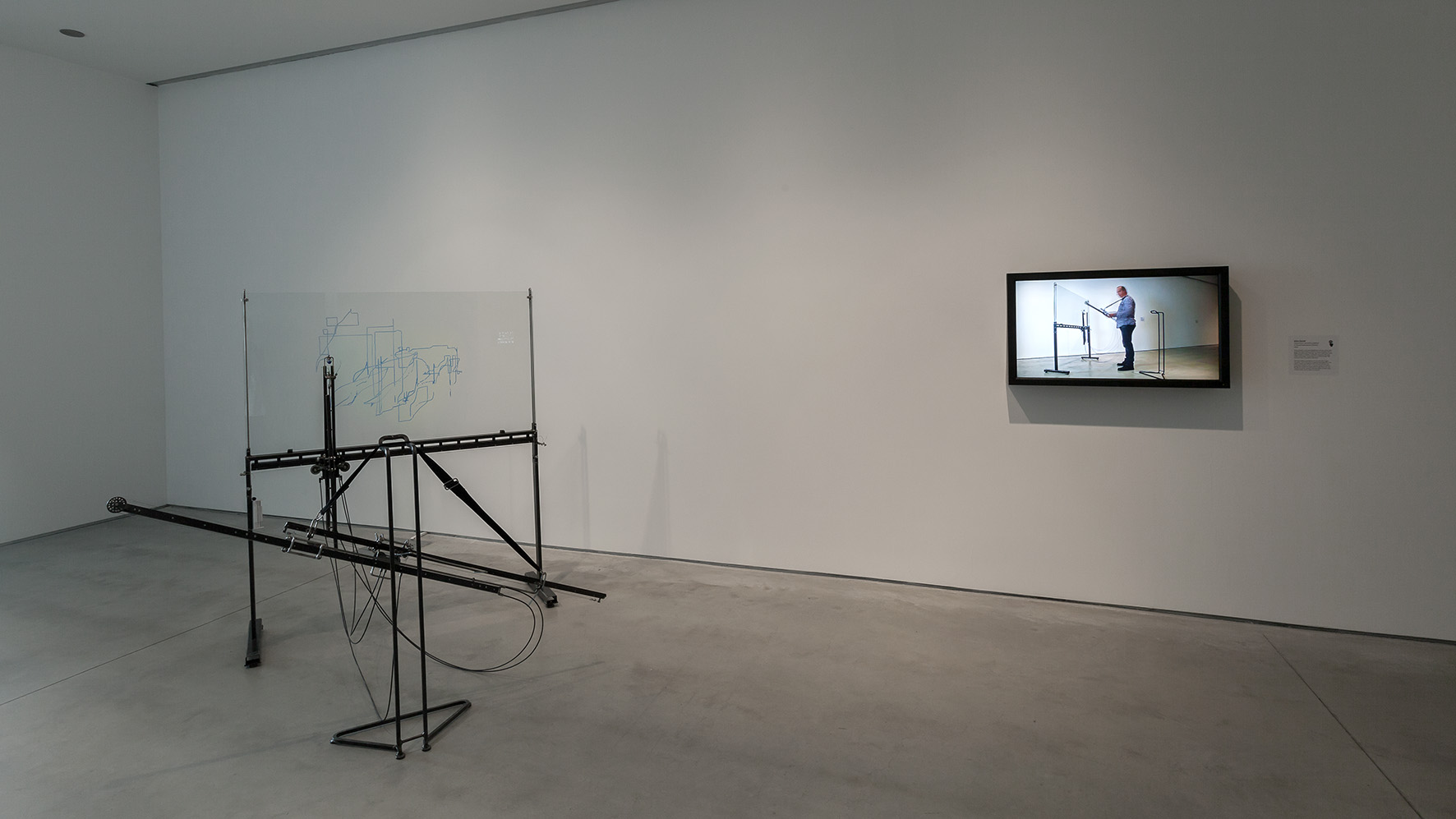 Adam Garnek, //Instrument wizualny – gitara//, 2010, obiekt, 150 × 180 × 150 cm, Kolekcja MOCAK-u
