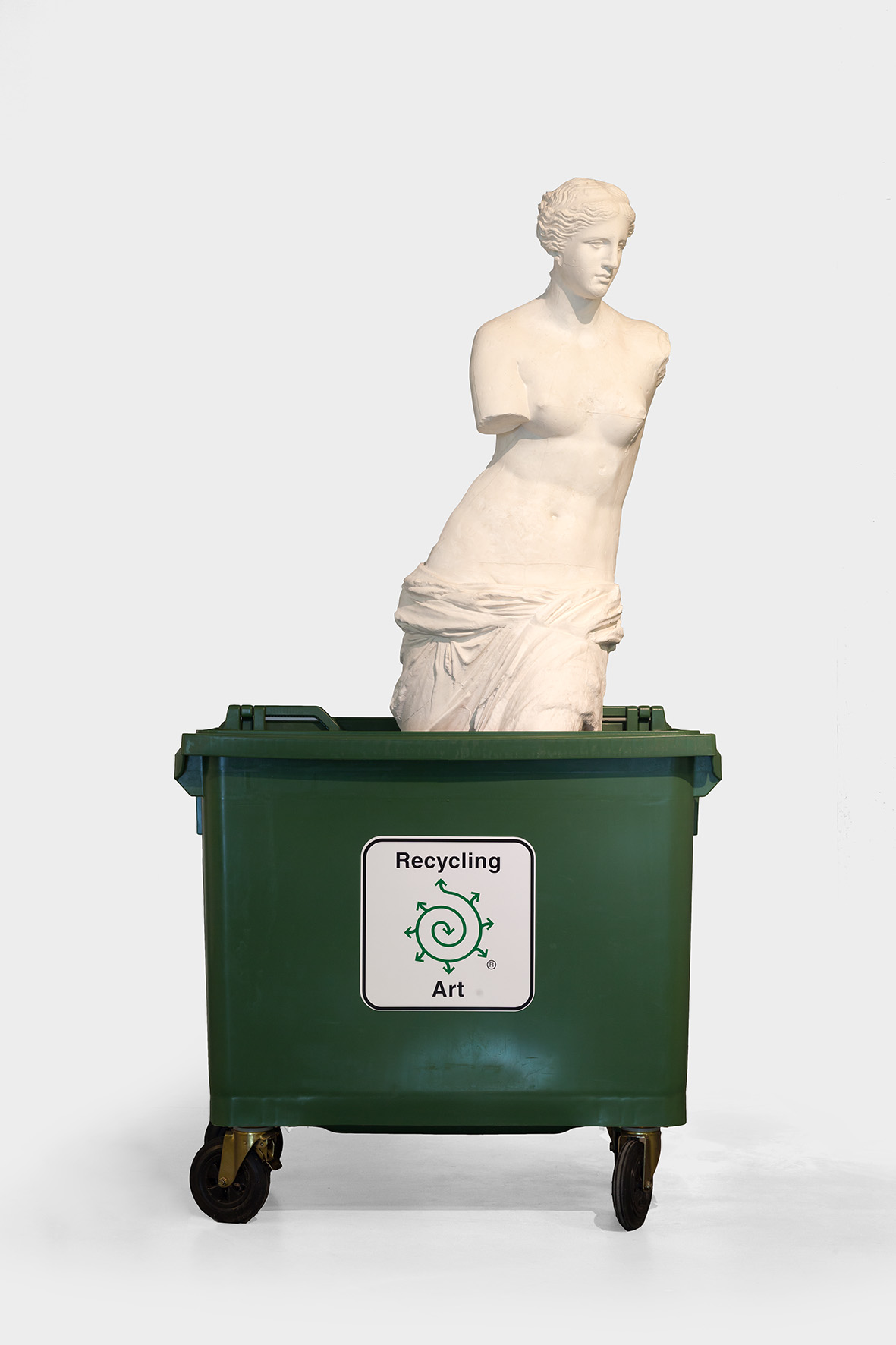 Bjørn Nørgaard, //Recycling Art//, 2016, instalacja, 215 × 67 × 72 cm, Kolekcja MOCAK-u