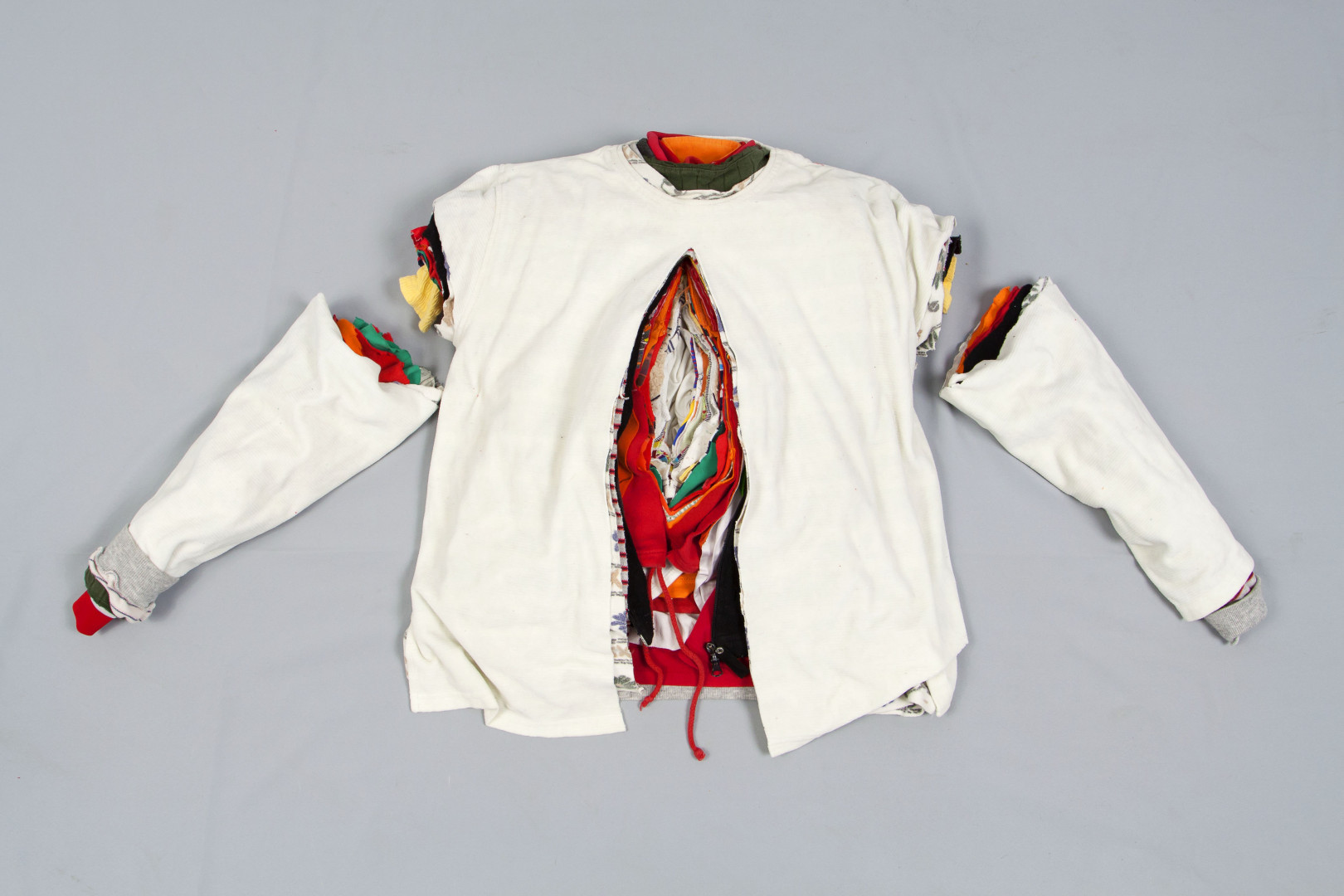 Małgorzata Markiewicz, //TO//, 2004, 50 × 110 × 20 cm, Kolekcja MOCAK-u 