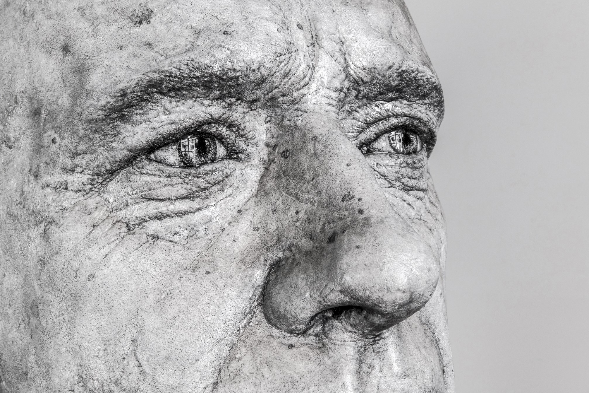 Guido Casaretto, //Do Unpleasant People Share Similar Features? IV//, 2019, graphite, charcoal / resin, 193 × 230 × 150 cm, courtesy Adamovskiy Foundation, photo: K. Kaygusuz