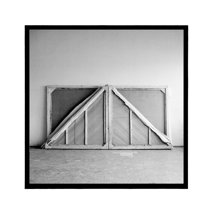 Mikołaj Smoczyński, z serii //Obrazy//, początek lat 80., negatyw, 6 × 6 cm, Archiwum MOCAK-u