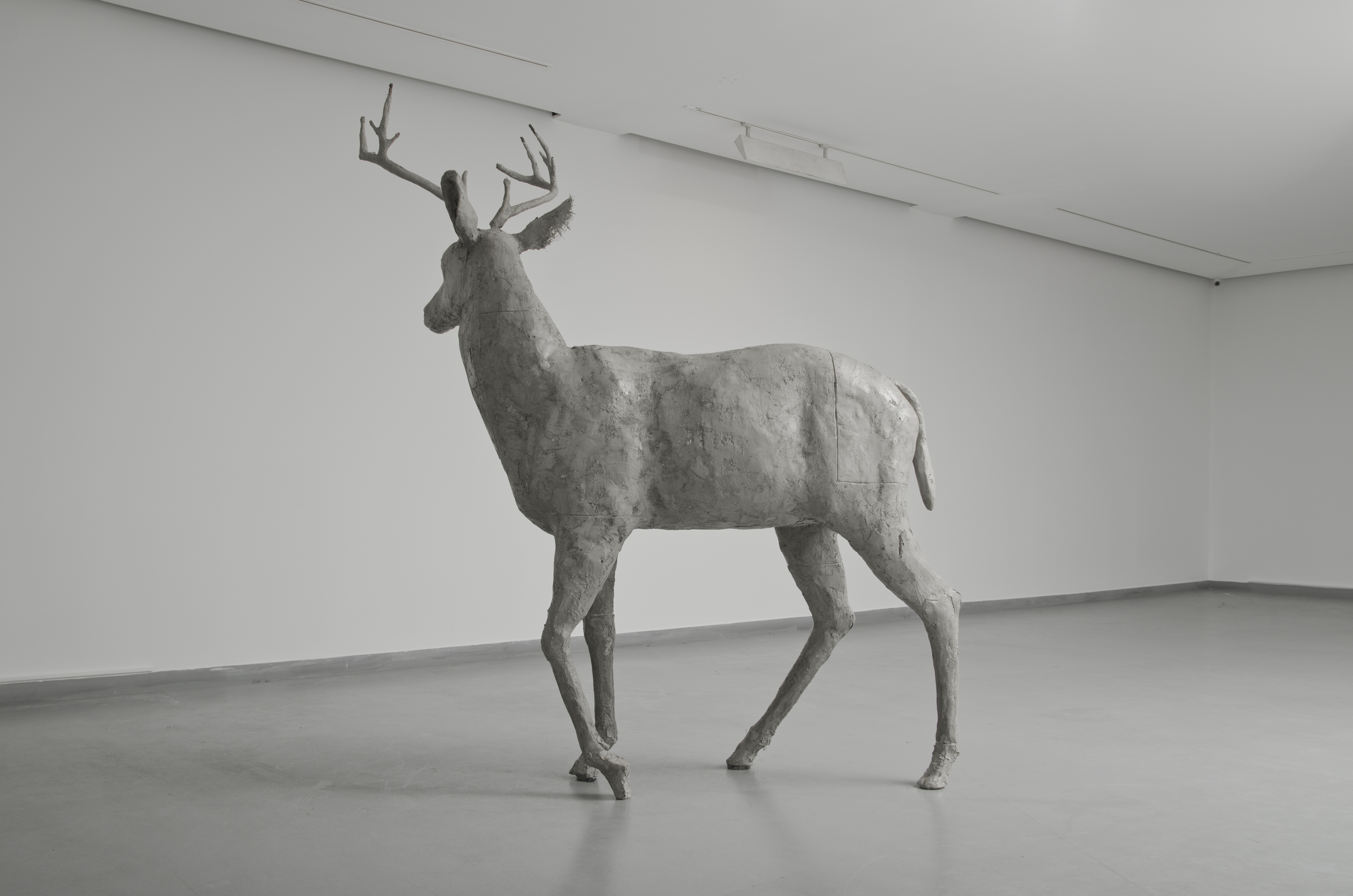 Guido Casaretto, //Filar I//, 2014, beton, 240 × 210 × 80 cm, courtesy Füsun & Lütfi Aygüler