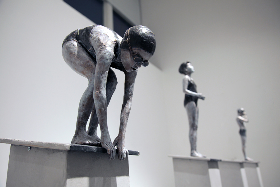 Assa Kauppi, Wyścig skończony, 2011, 7 rzeźb, 8 postumentów, Galleri Andersson/Sandström, Stockholm/Ulmeå