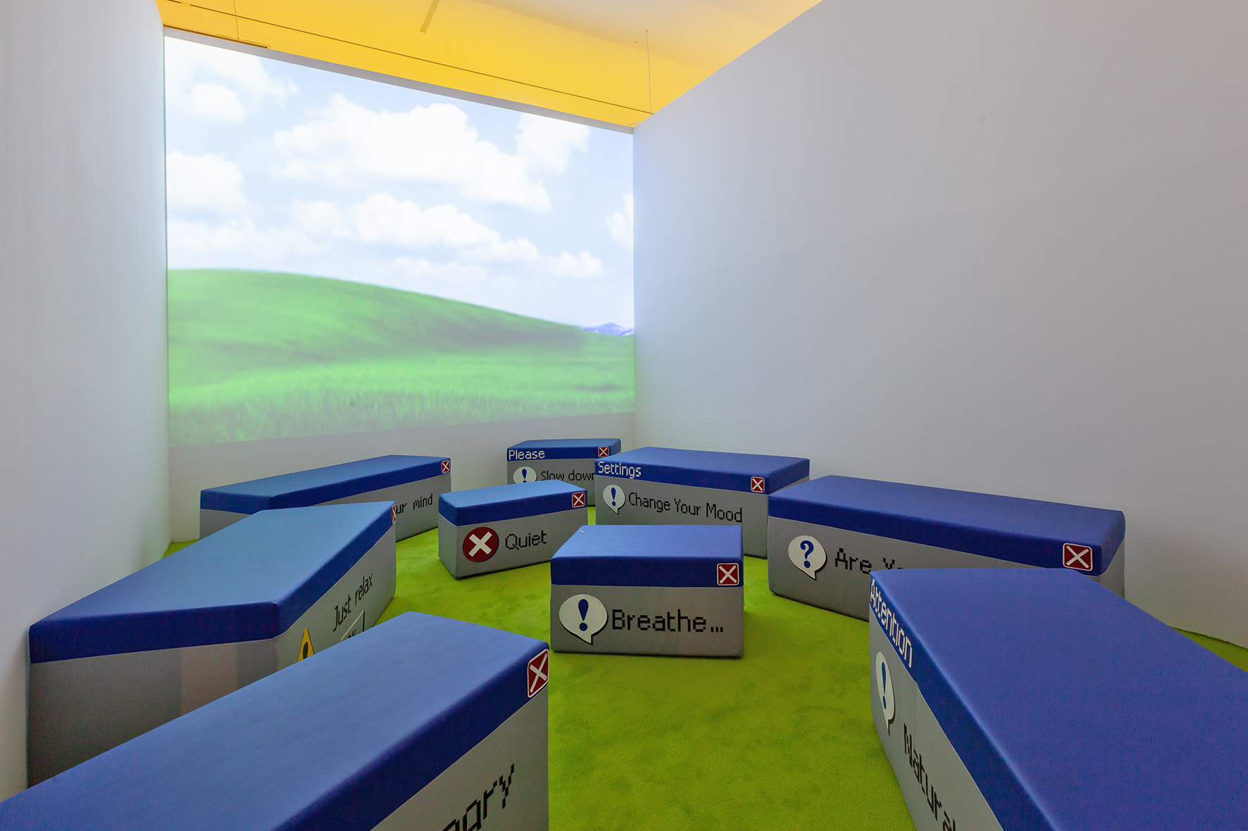 Laura Pawela, //Natural View//, 2008, instalacja wideo, 50 × 140 × 66 cm, Kolekcja MOCAK-u, fot. R. Sosin