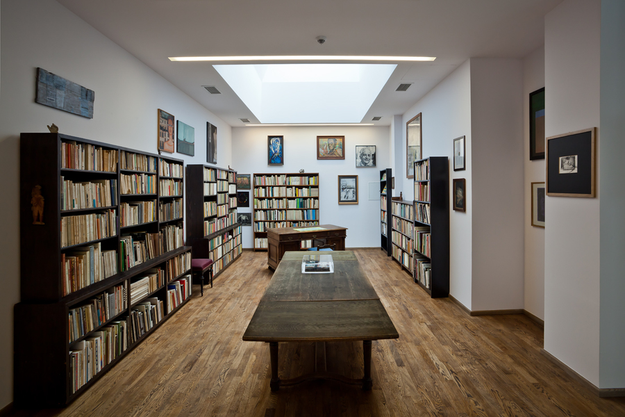 //Biblioteka Mieczysława Porębskiego (Kolekcja MOCAK–u)//