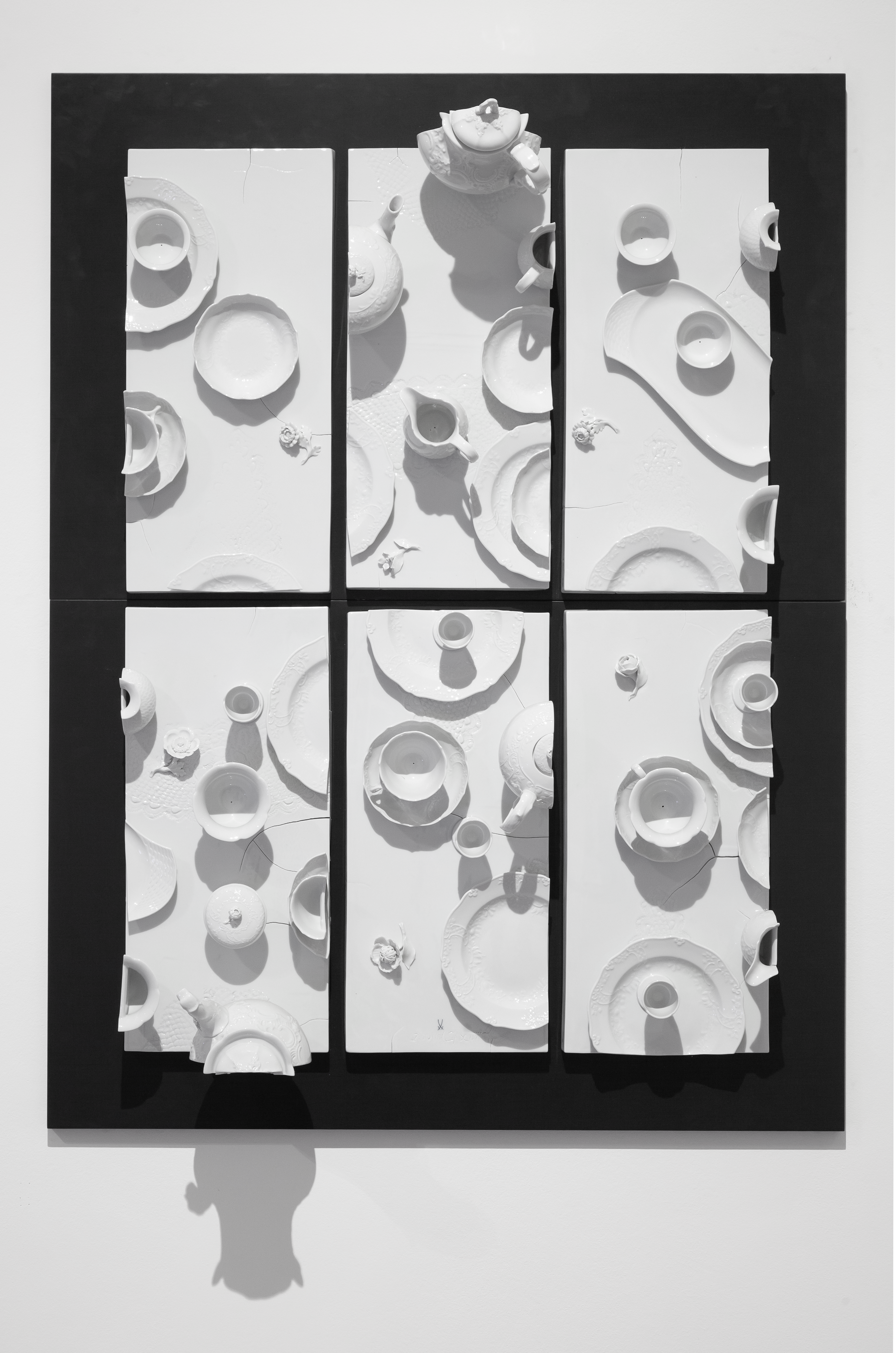  Daniel Spoerri, //Der Zerschnittene//, 2014, obiekt, 134 × 102 × 30 cm, Kolekcja MOCAK-u