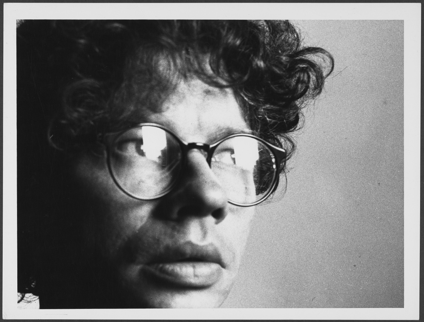 Mikołaj Smoczyński, //Self-portrait//, 1990, analogue photograph, black-and-white, 25 x 32,9 cm, Kolekcja MOCAK-u