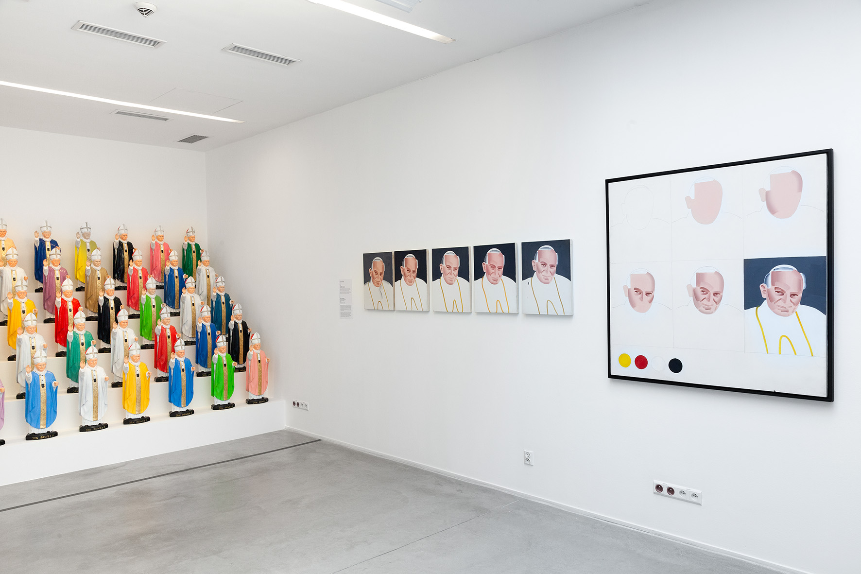 //The Pope// exhibition, photo: R. Sosin