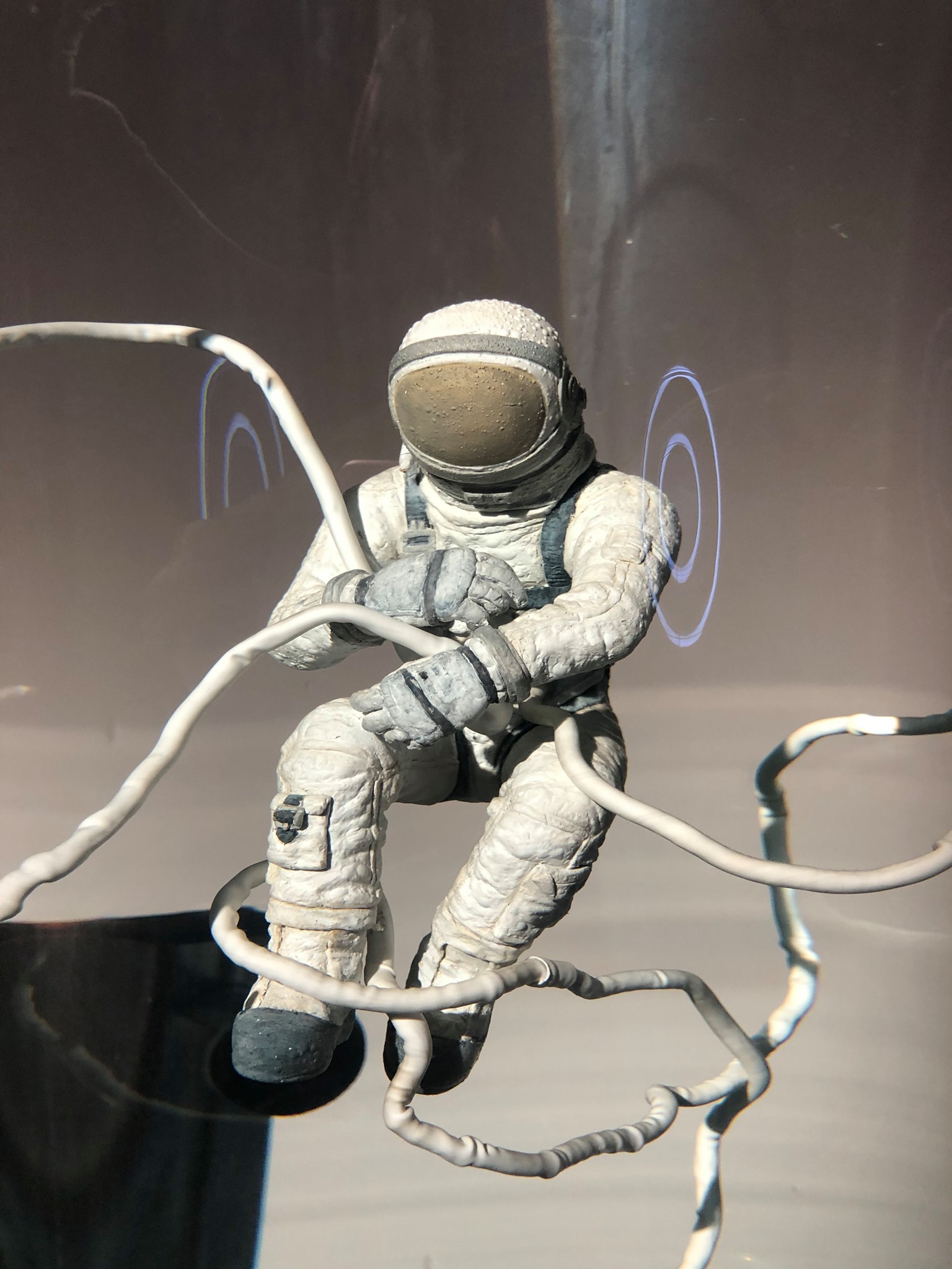Wojciech Kuszaj, //Kosmonauta//, 2020, obiekt, 200 × 40 × 40 cm, courtesy W. Kuszaj, fot. Dział Promocji, MOCAK