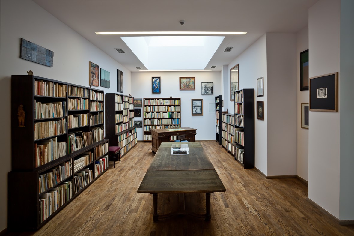 Mieczysław Porębski Library in MOCAK