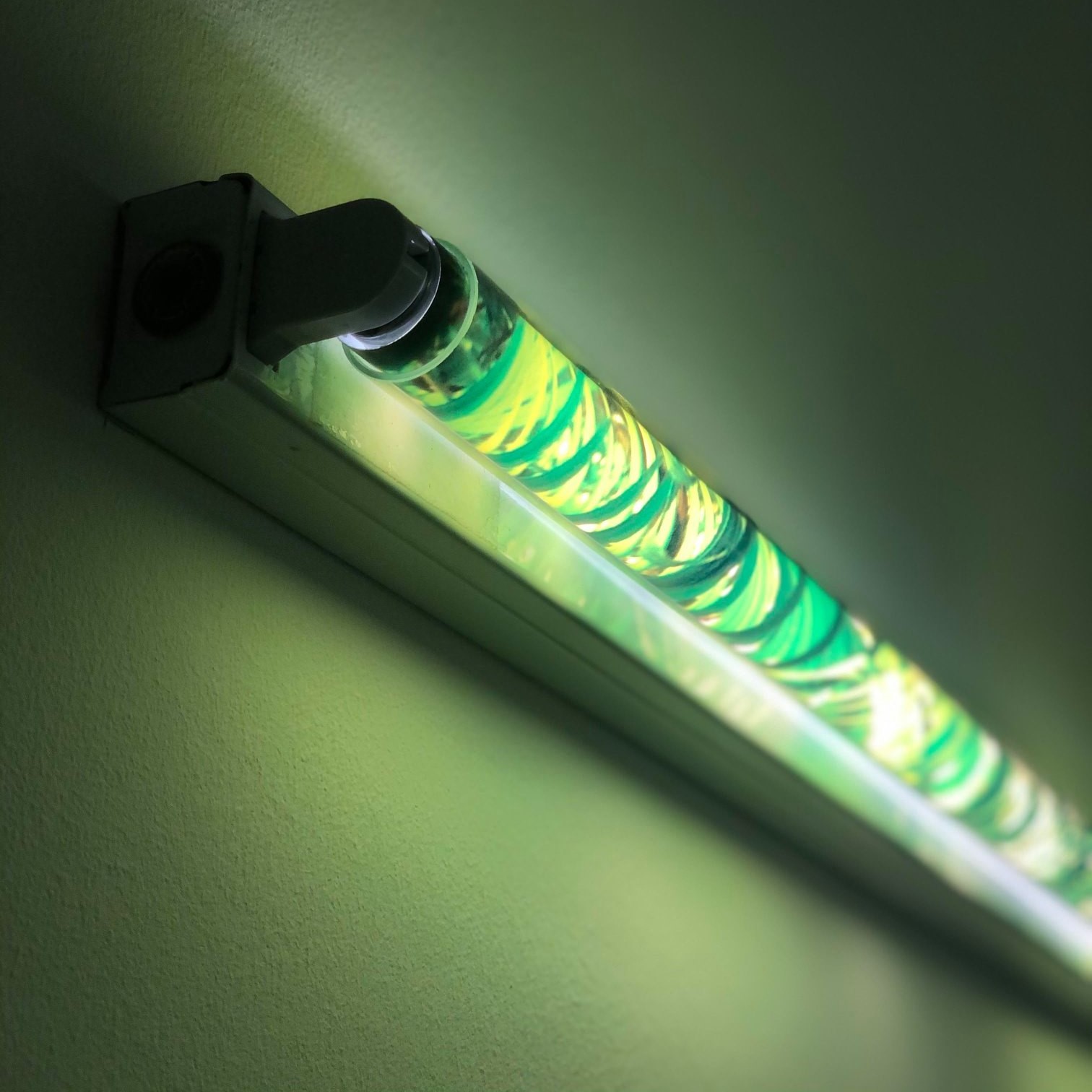 Karolina Kowalska, //Neon Light Shades//, 2005, object, 120 cm, MOCAK Collection, photo: Promotion Department, MOCAK