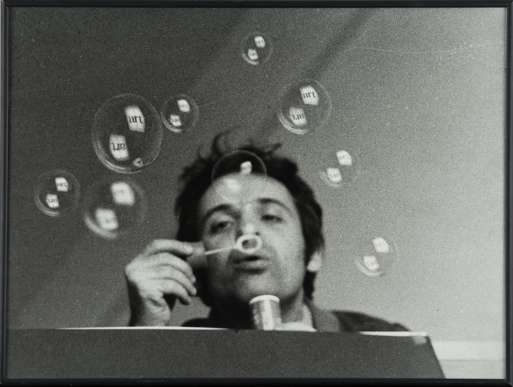 Géza Perneczky, z cyklu //Concepts like Commentary//, 1972, fotografia, 30,5 × 40,5 cm, Kolekcja MOCAK-u, © Géza Perneczky