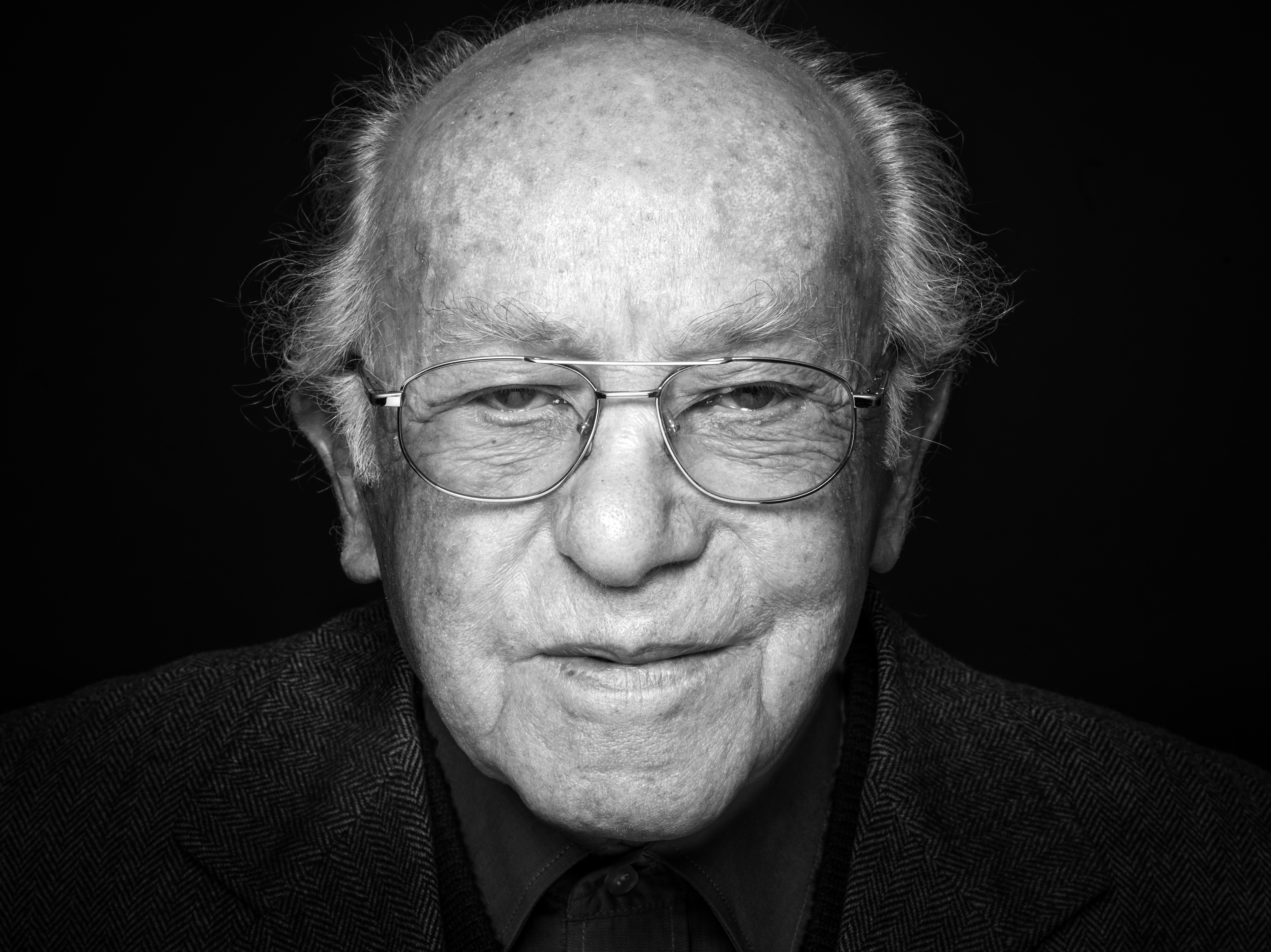 Portret ocalałego z Holokaustu Fishela Rabinowicza, 2016–2021, fotografia, 50 × 65 cm, courtesy Fundacja Gamaraal, Zurych