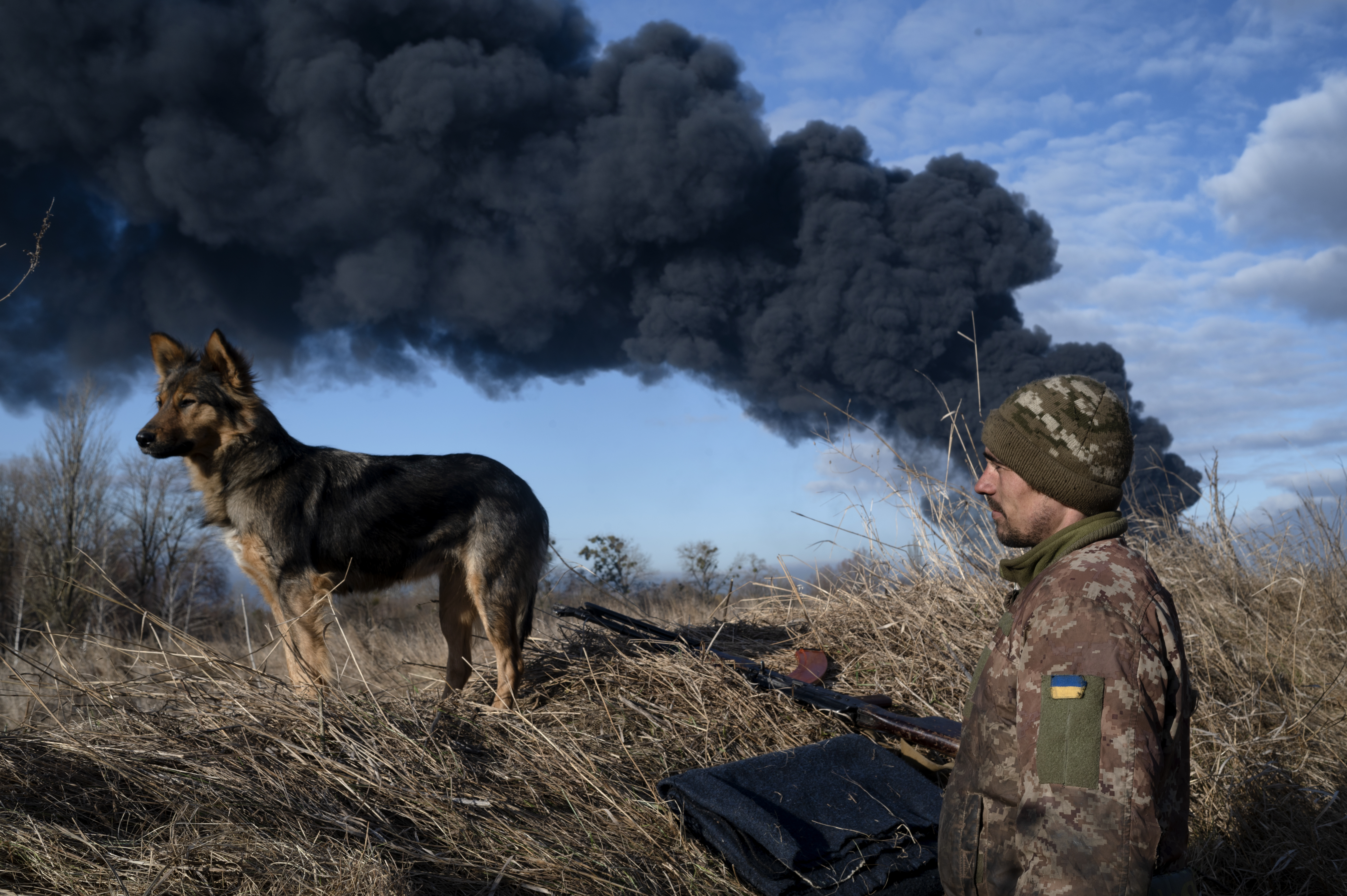 Clouds of smoke over oil warehouse on an air base that was shelled at night by Russian forces.  Vasylkiv, Kyiv province, February 2022, photo: M. Levin