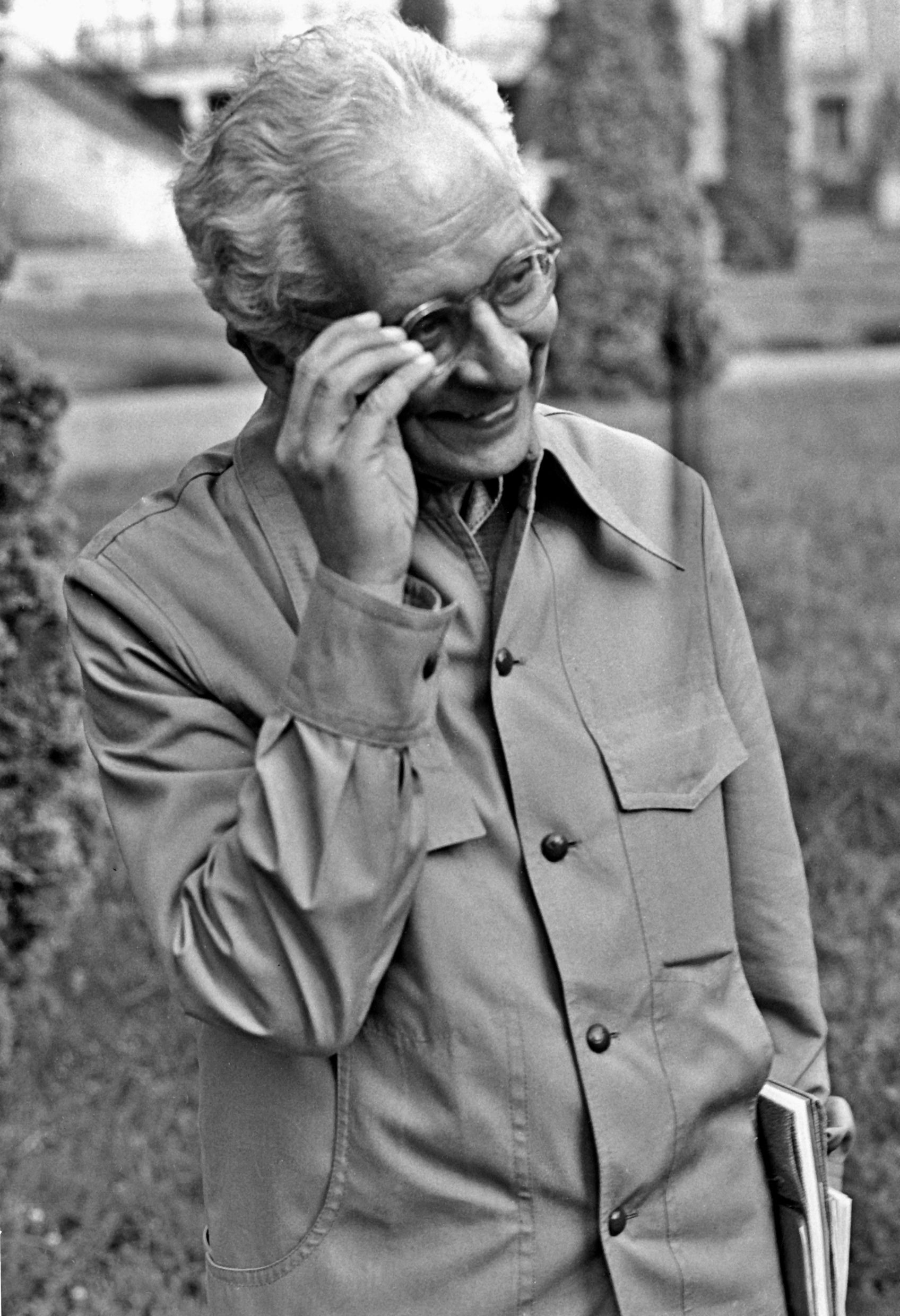 Mieczysław Porębski na objeździe ze studentami Uniwersytetu Jagiellońskiego, Rogalin, 1978
